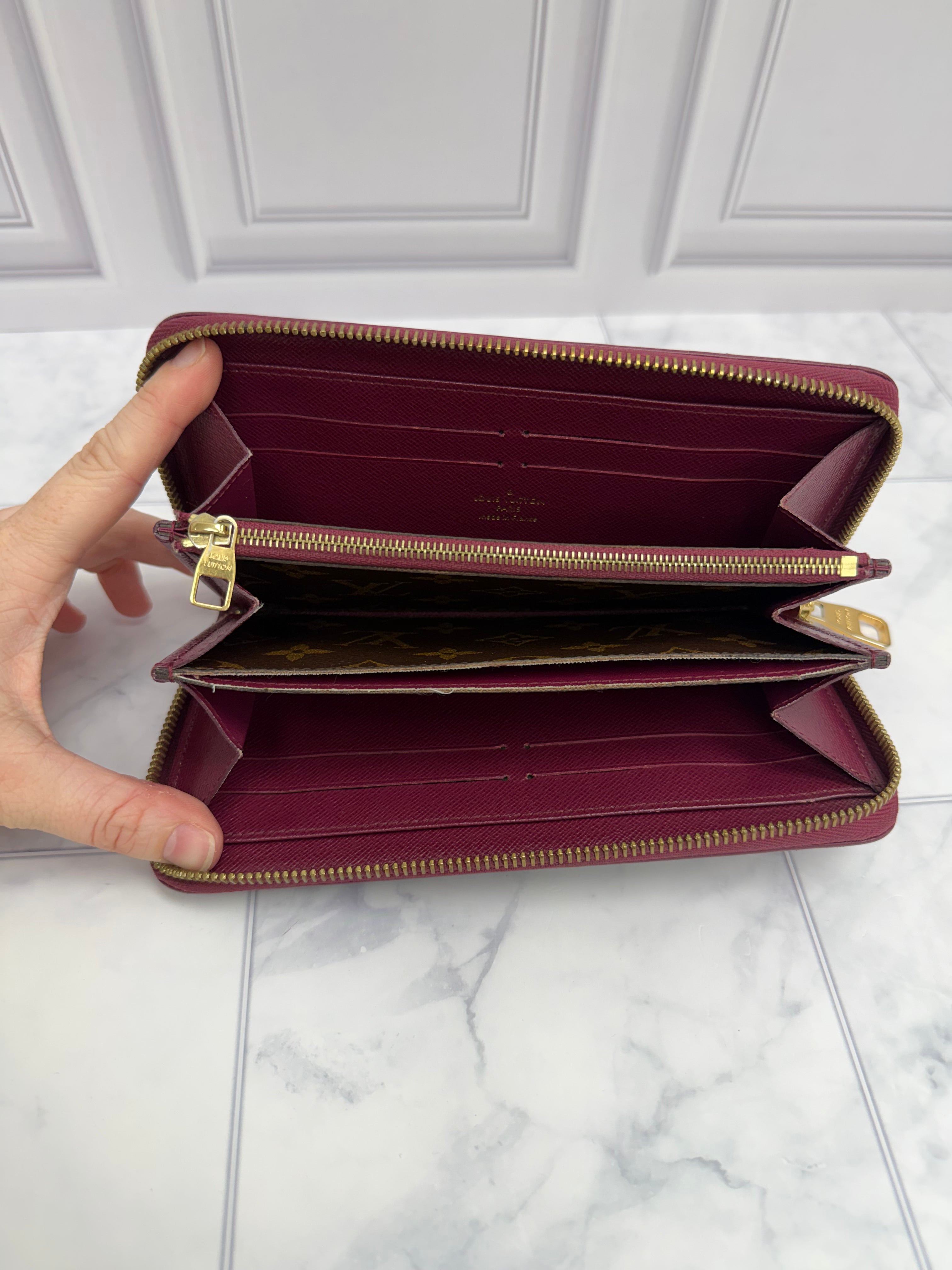 *DONS DROP* Louis Vuitton Monogram & Fuchsia Retiro Zippy Wallet