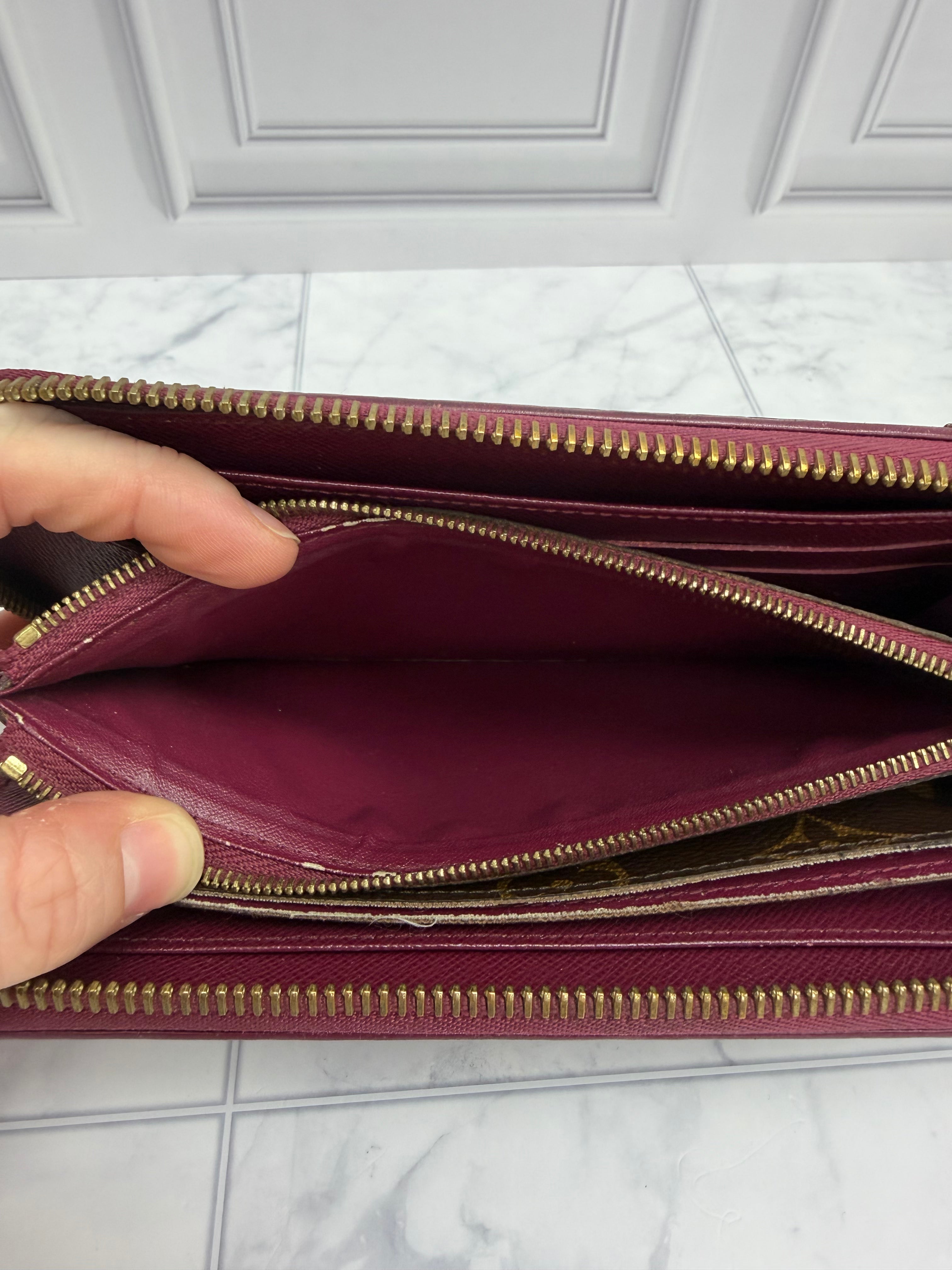 *DONS DROP* Louis Vuitton Monogram & Fuchsia Retiro Zippy Wallet