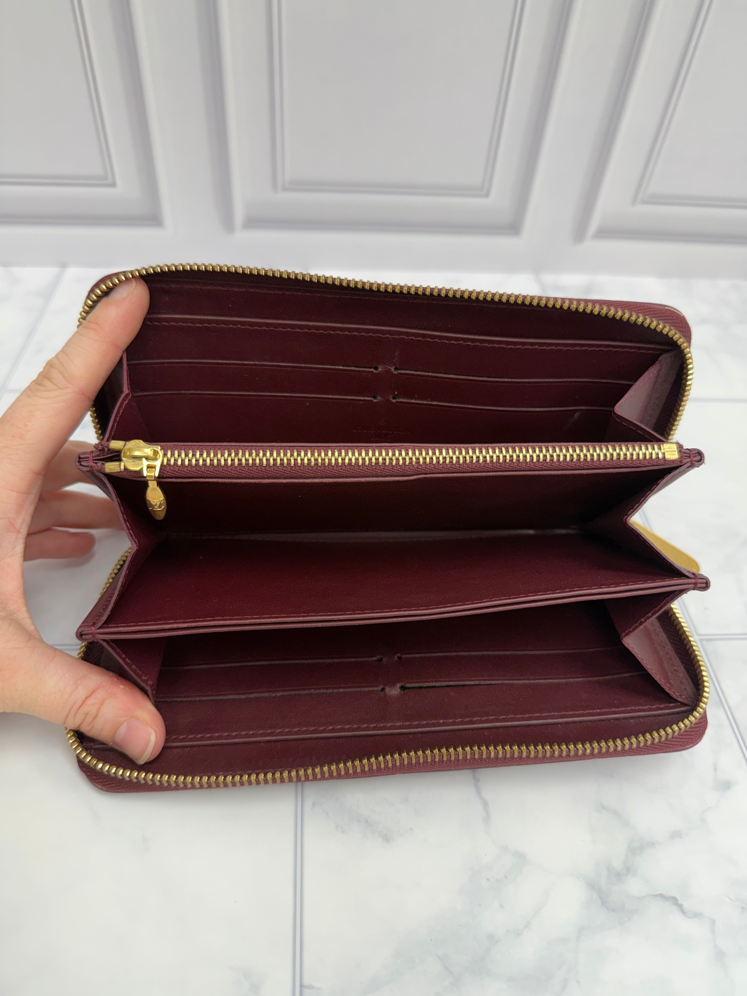 *DONS DROP* Louis Vuitton Amarante Vernis Leather Zippy Wallet