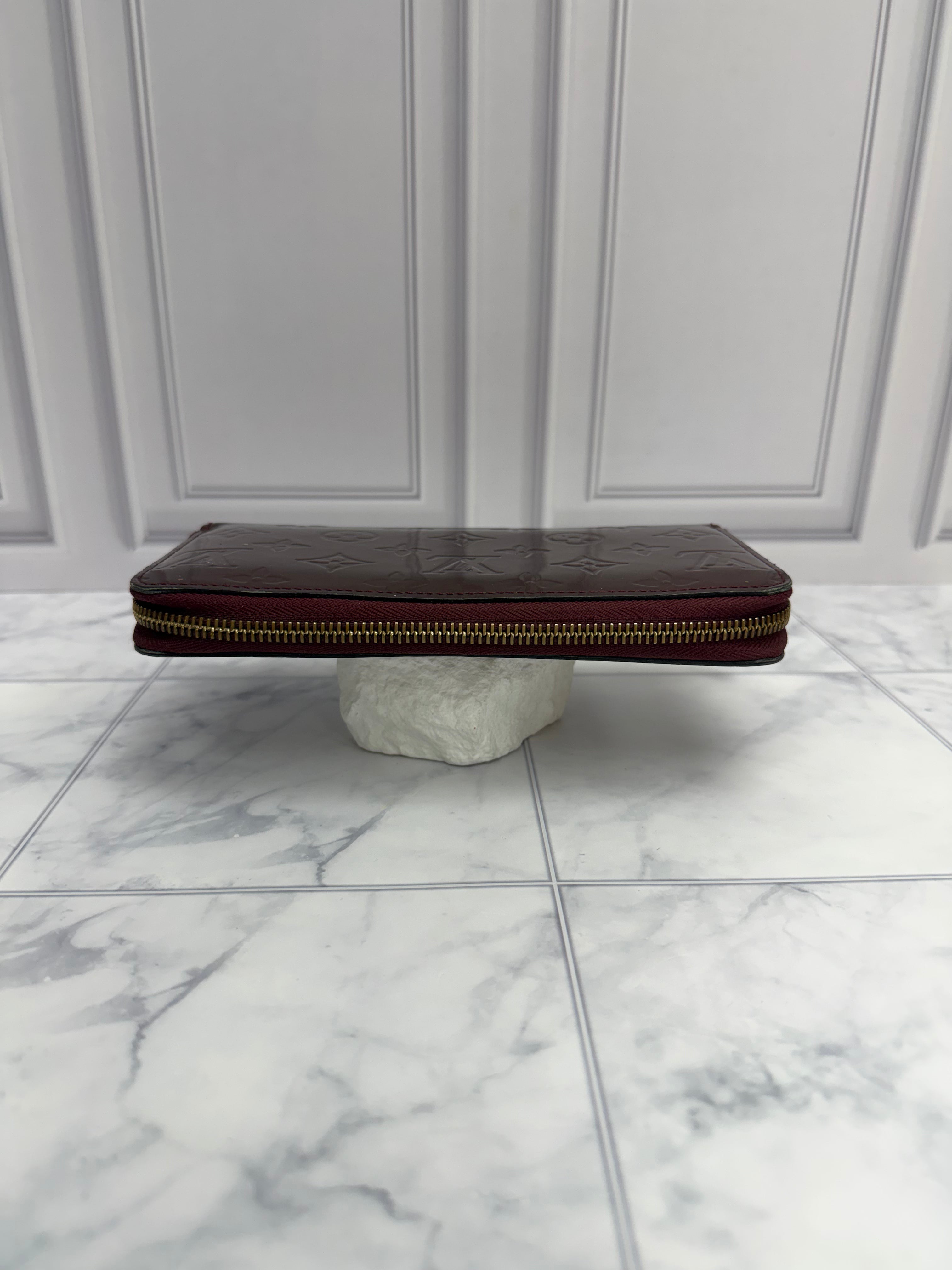 *DONS DROP*  Louis Vuitton Amarante Vernis Leather Zippy Wallet