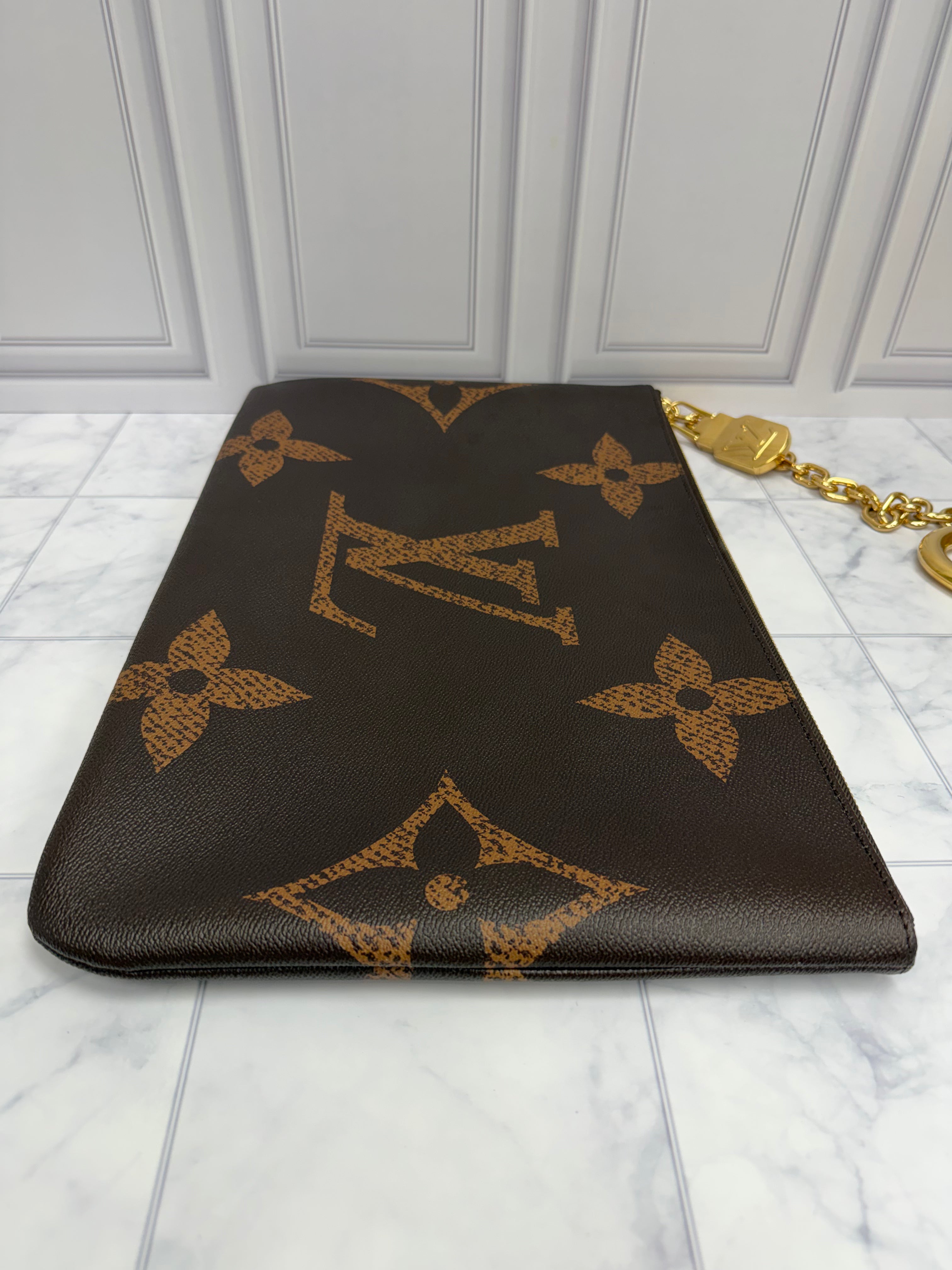 *DONS DROP* LIKE NEW Louis Vuitton Monogram Pochette Cles XL