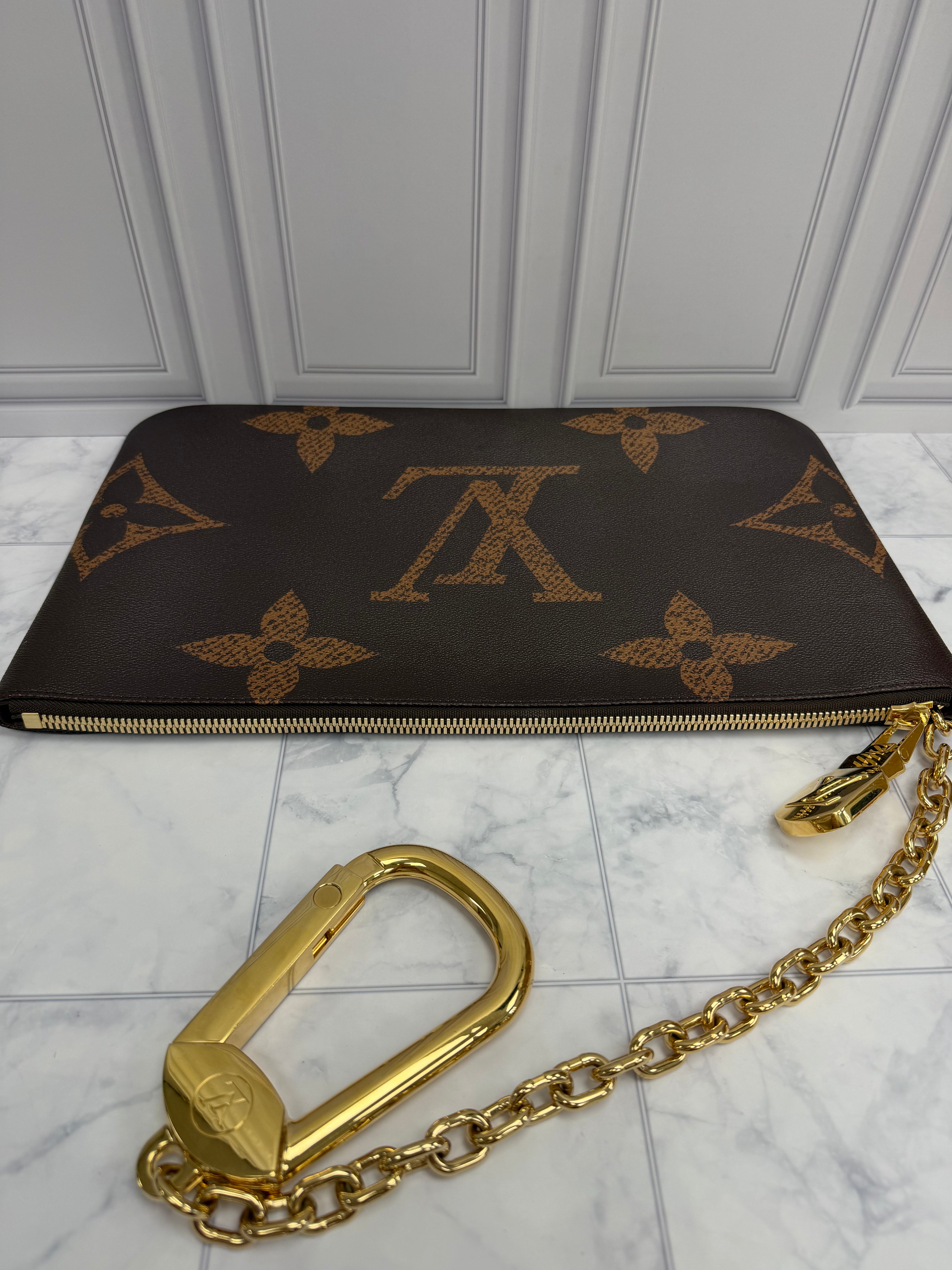 *DONS DROP* LIKE NEW Louis Vuitton Monogram Pochette Cles XL