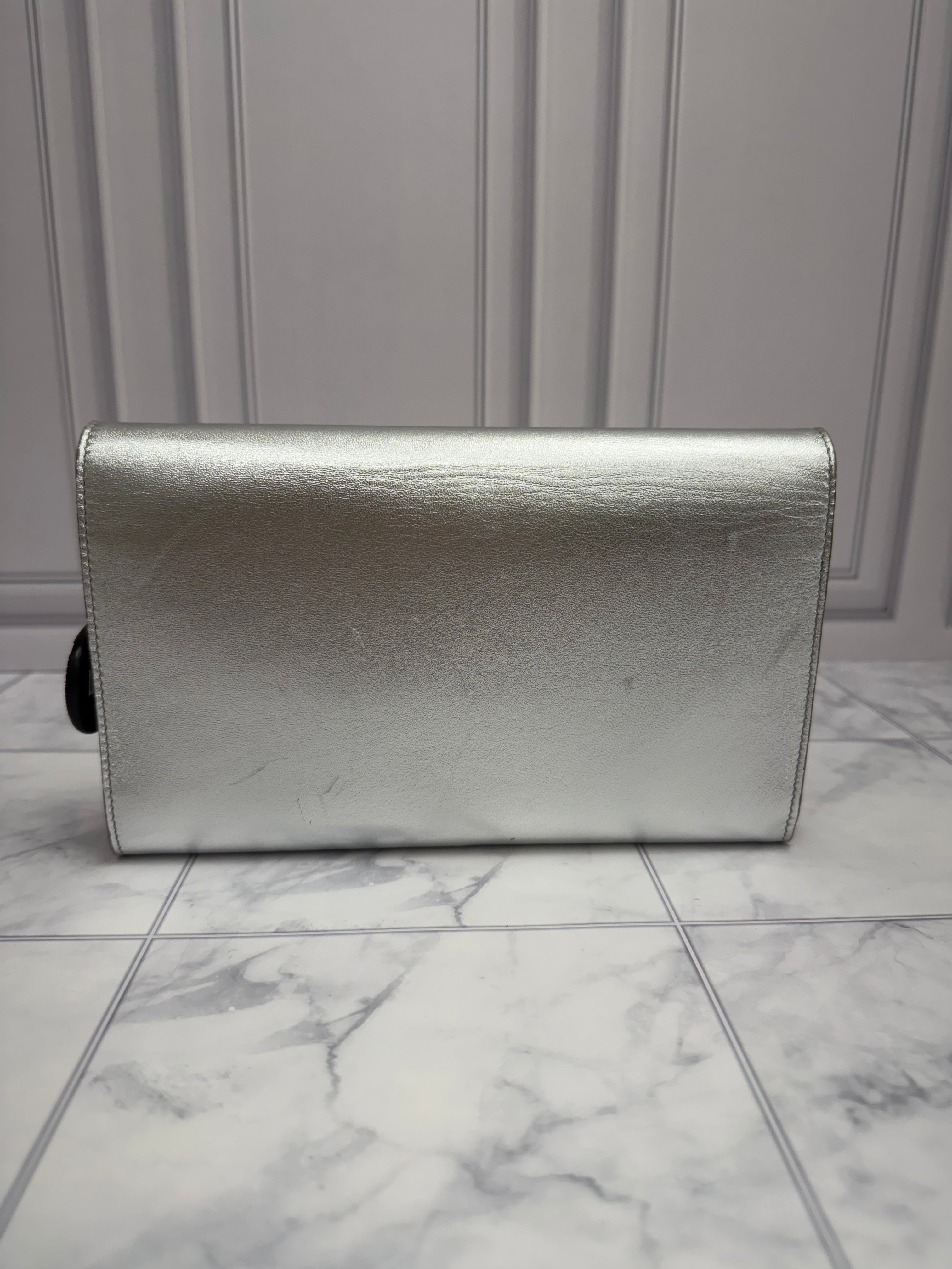 *DONS DROP* Saint Laurent YSL Metallic Silver Calfskin Chain Shoulder Bag