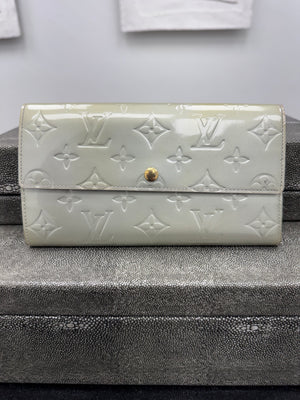 Louis Vuitton Green Sage Vernis Leather Sarah Wallet