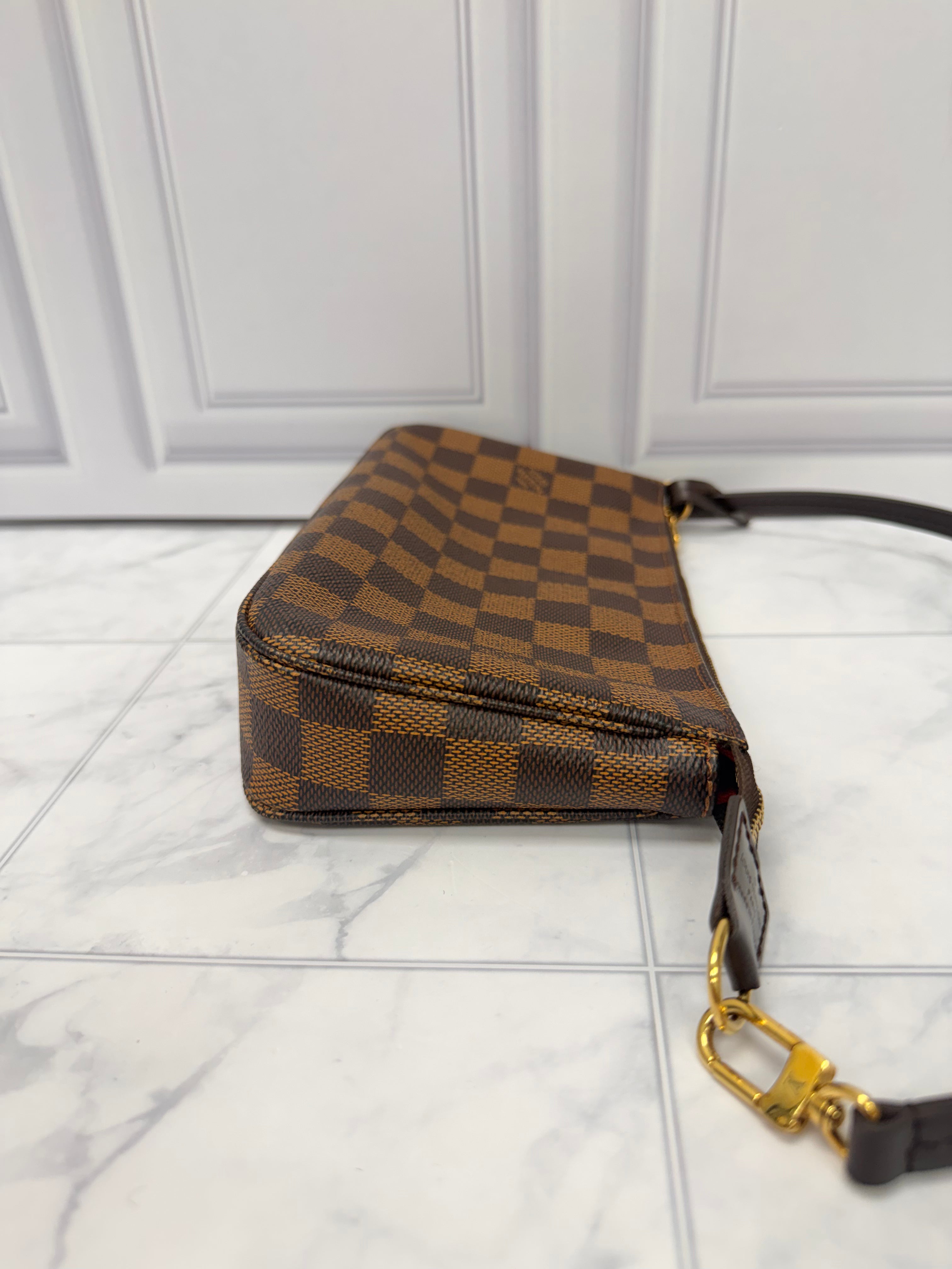 LIKE NEW - Louis Vuitton Damier Ebene Pochette Accessoires NM Shoulder Bag