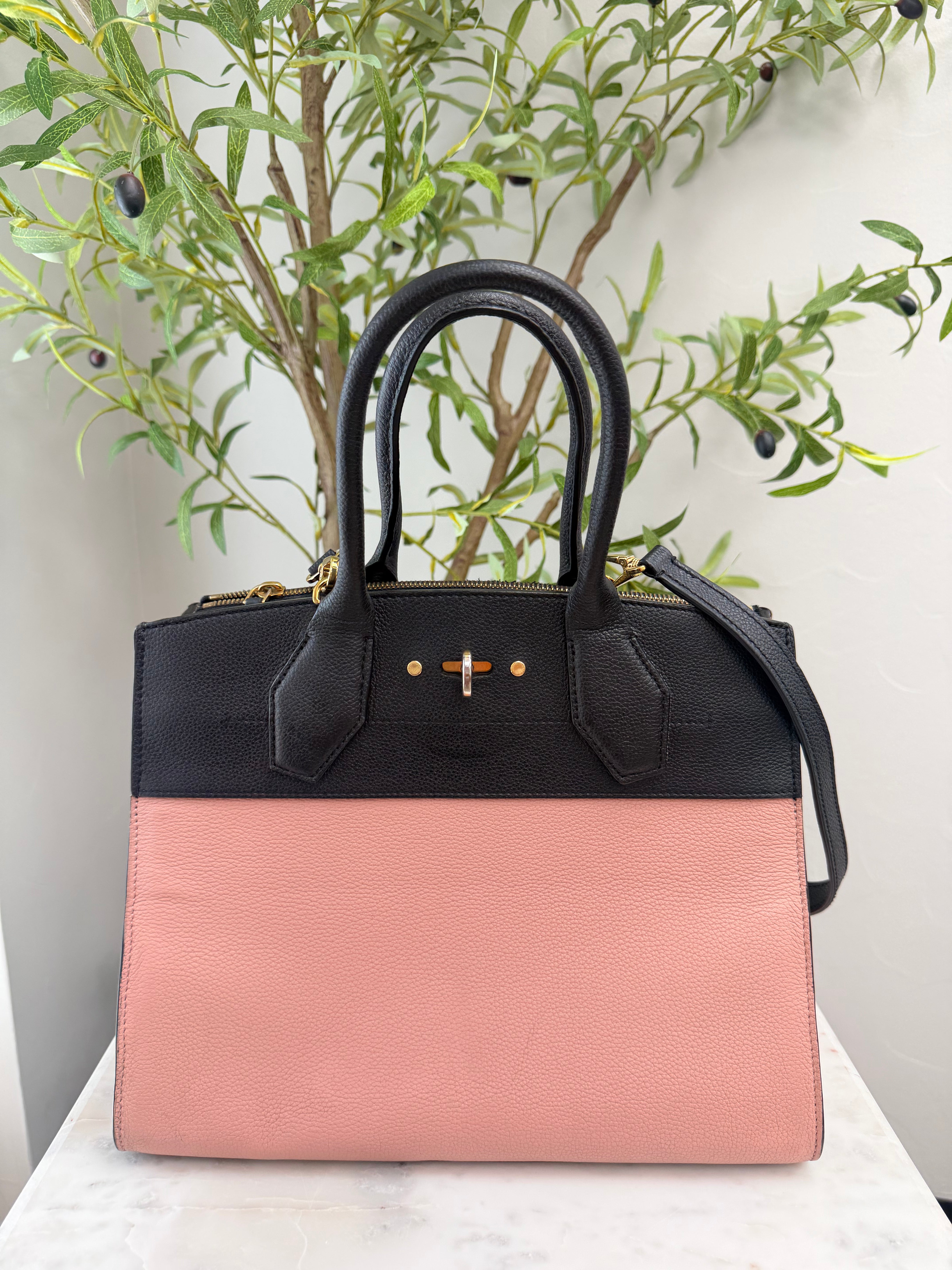 Louis Vuitton Black And Pink Grained Leather City Streamer MM Handbag
