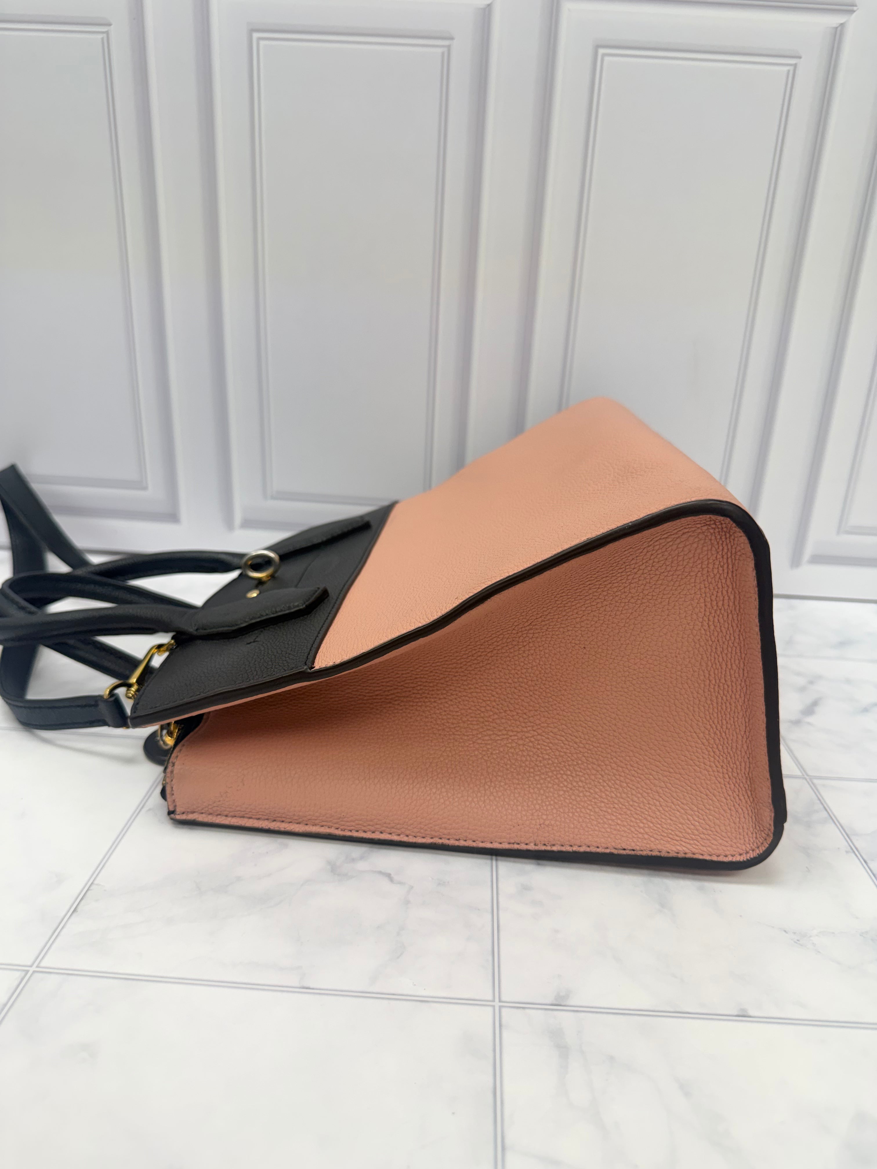 Louis Vuitton Black And Pink Grained Leather City Streamer MM Handbag