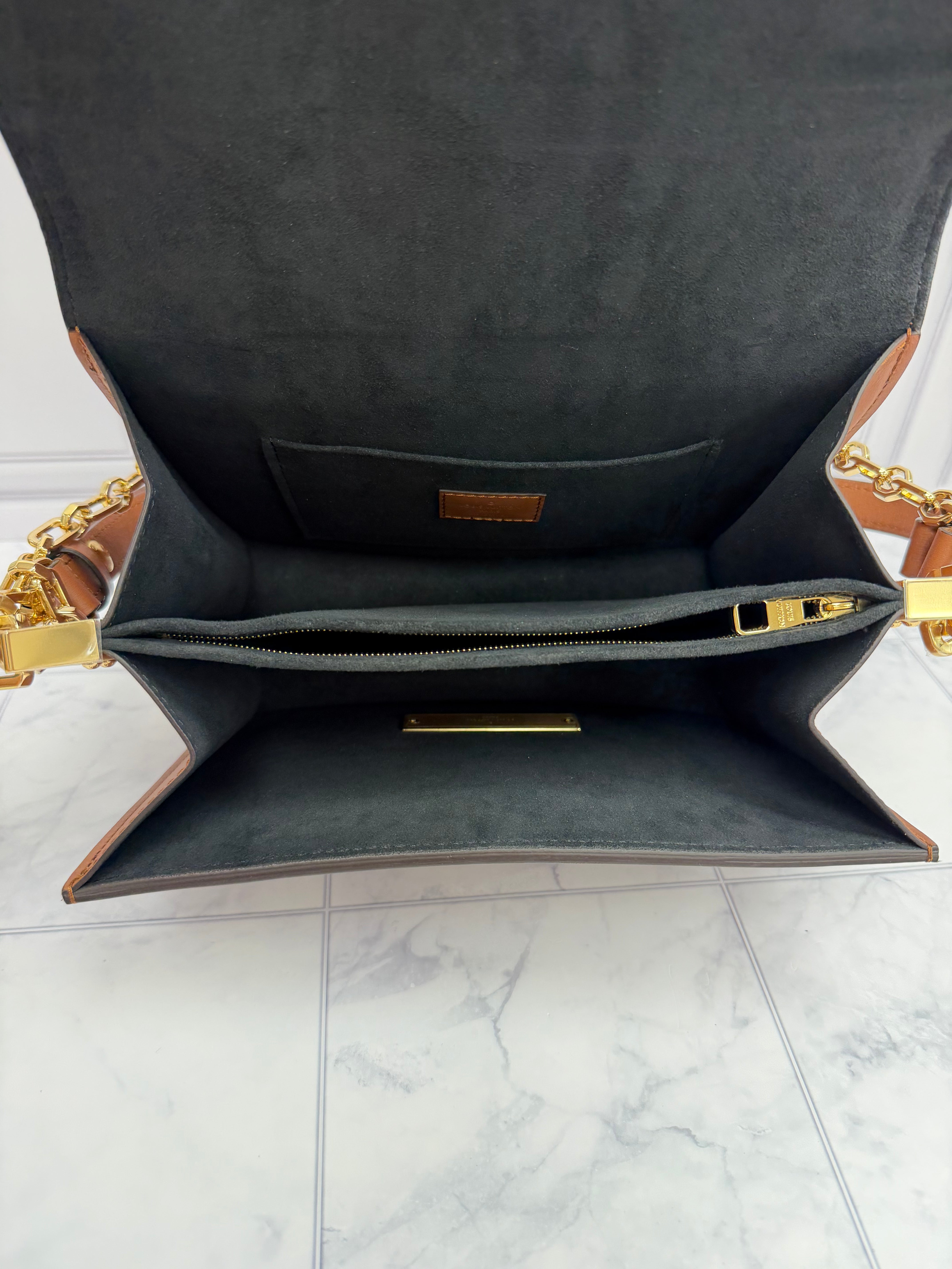 *DONS DROP* Louis Vuitton Monogram Dauphine MM Shoulder Bag