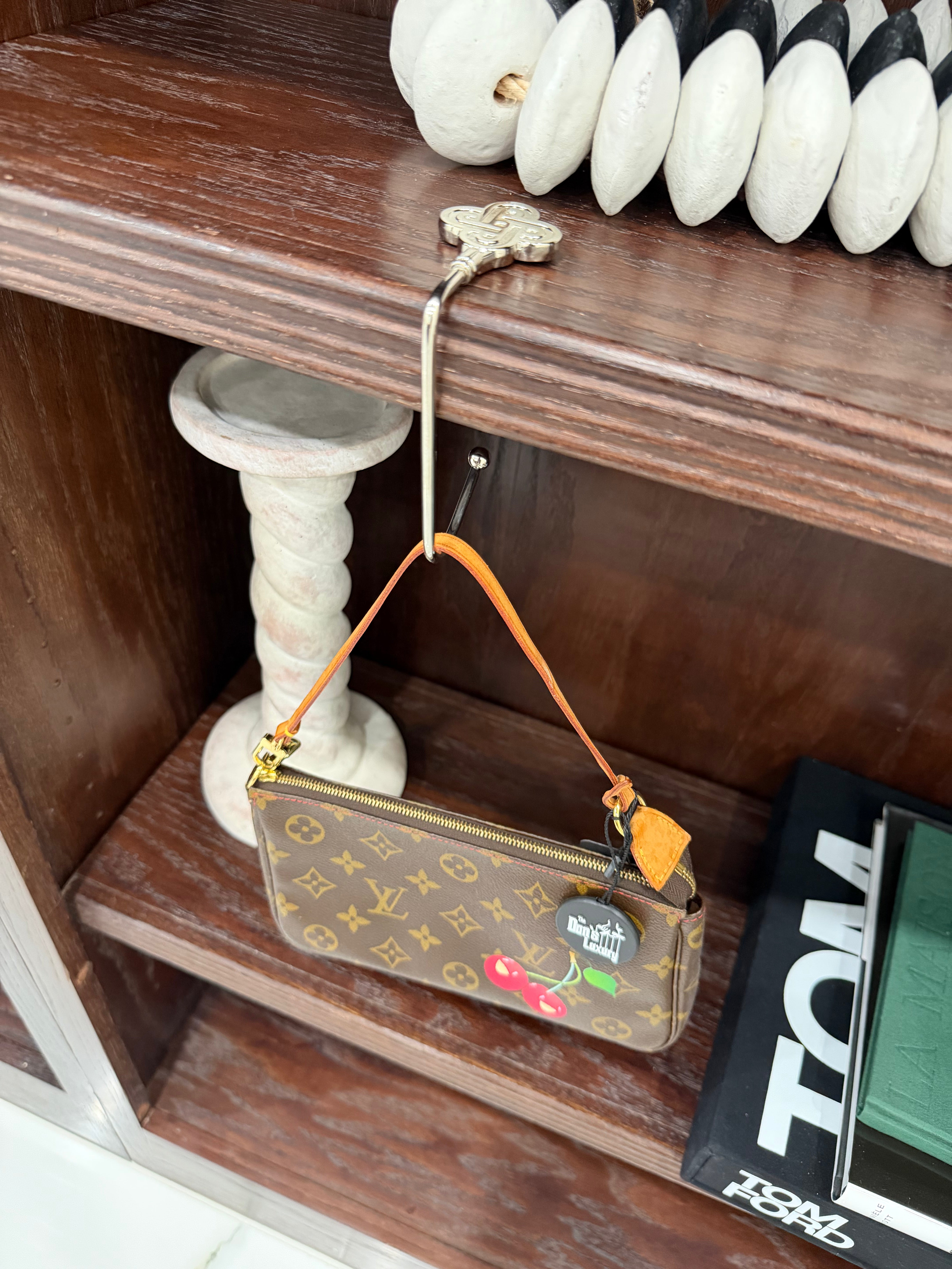 Handbag Hook By FashionPhile x The Don’s Luxury