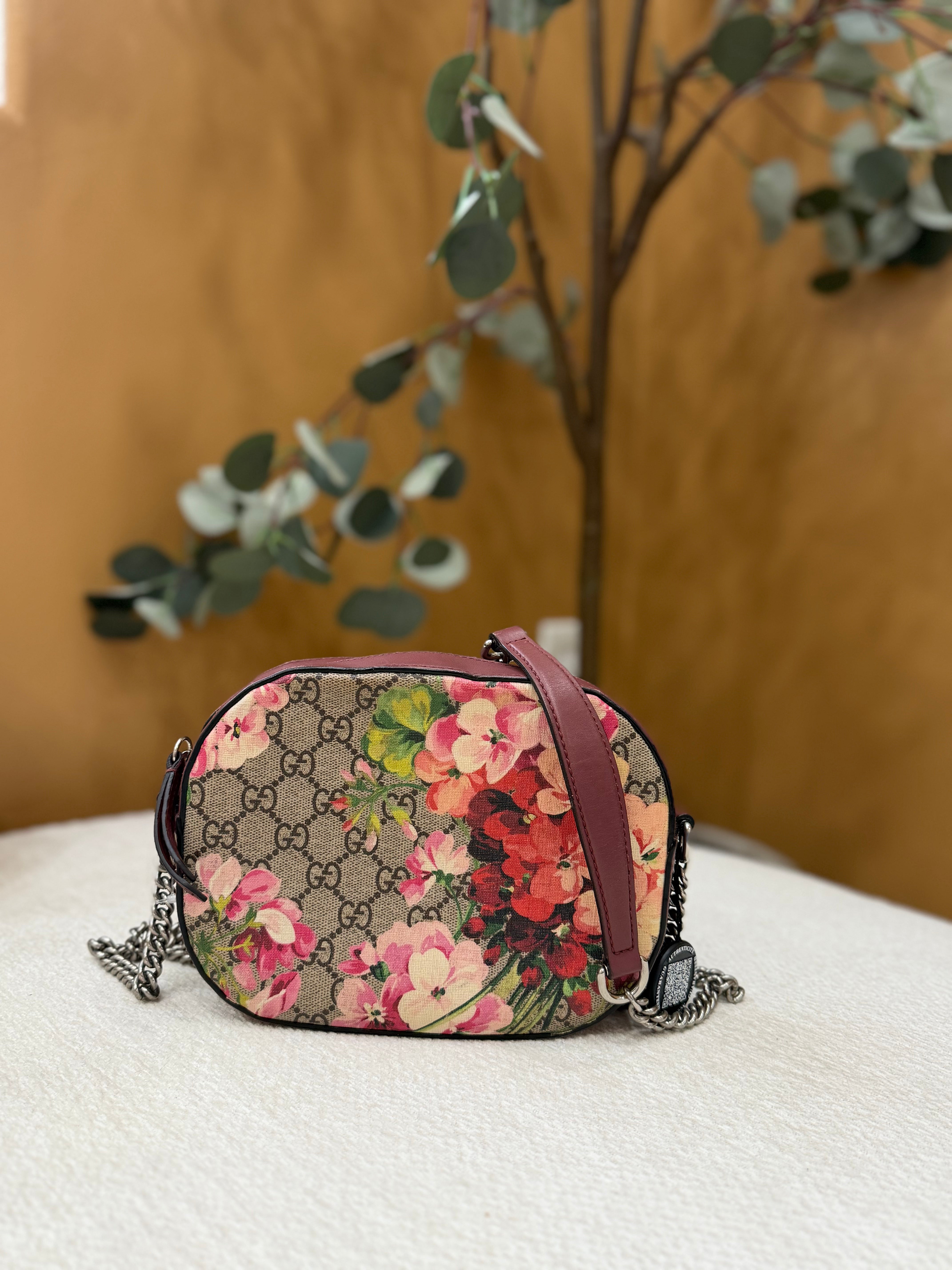 Gucci Blooms GG Supreme Chain Crossbody Bag