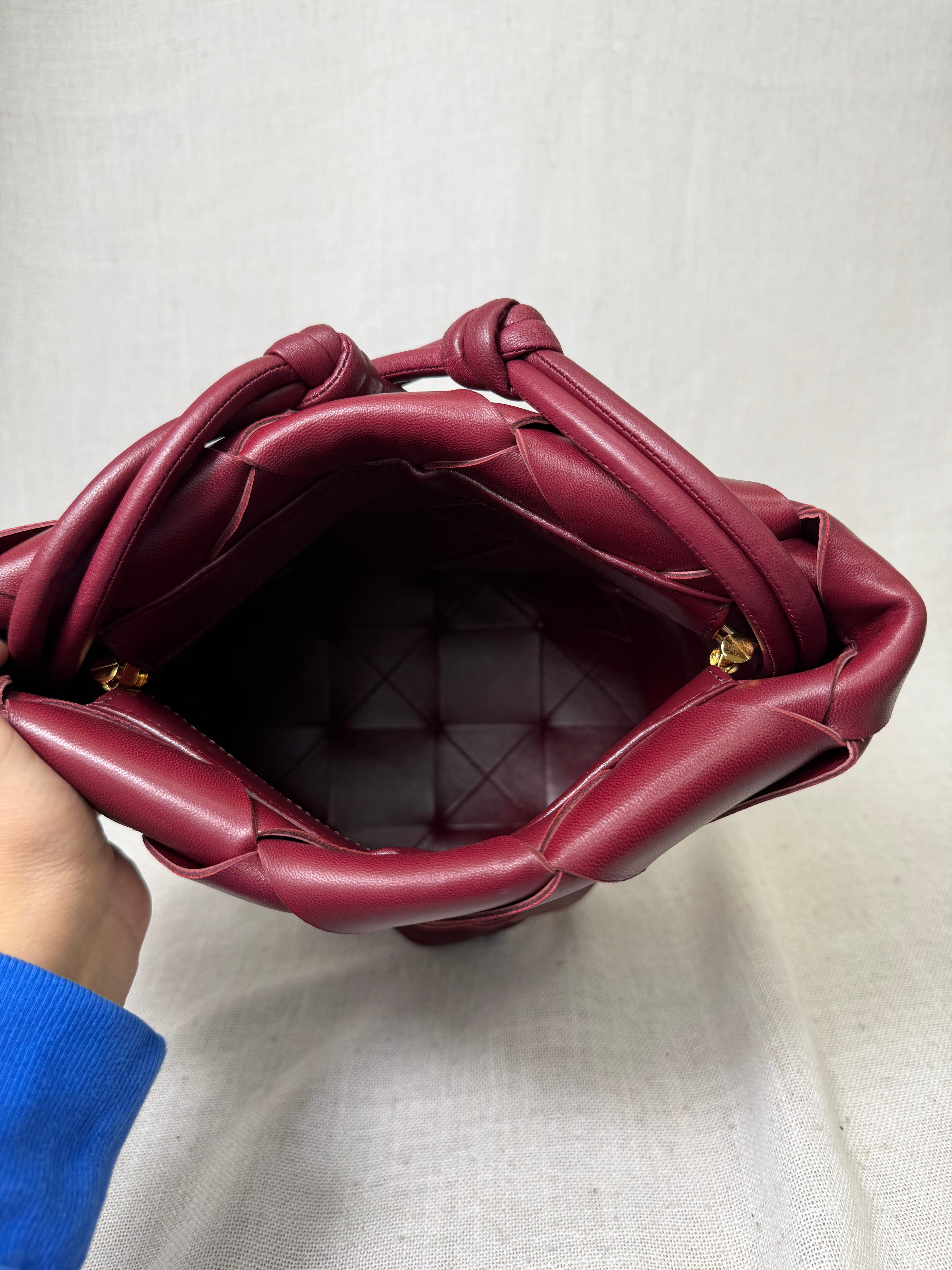 Bottega Veneta Bordeaux Nappa Maxi Intrecciato Clasp Bucket Bag