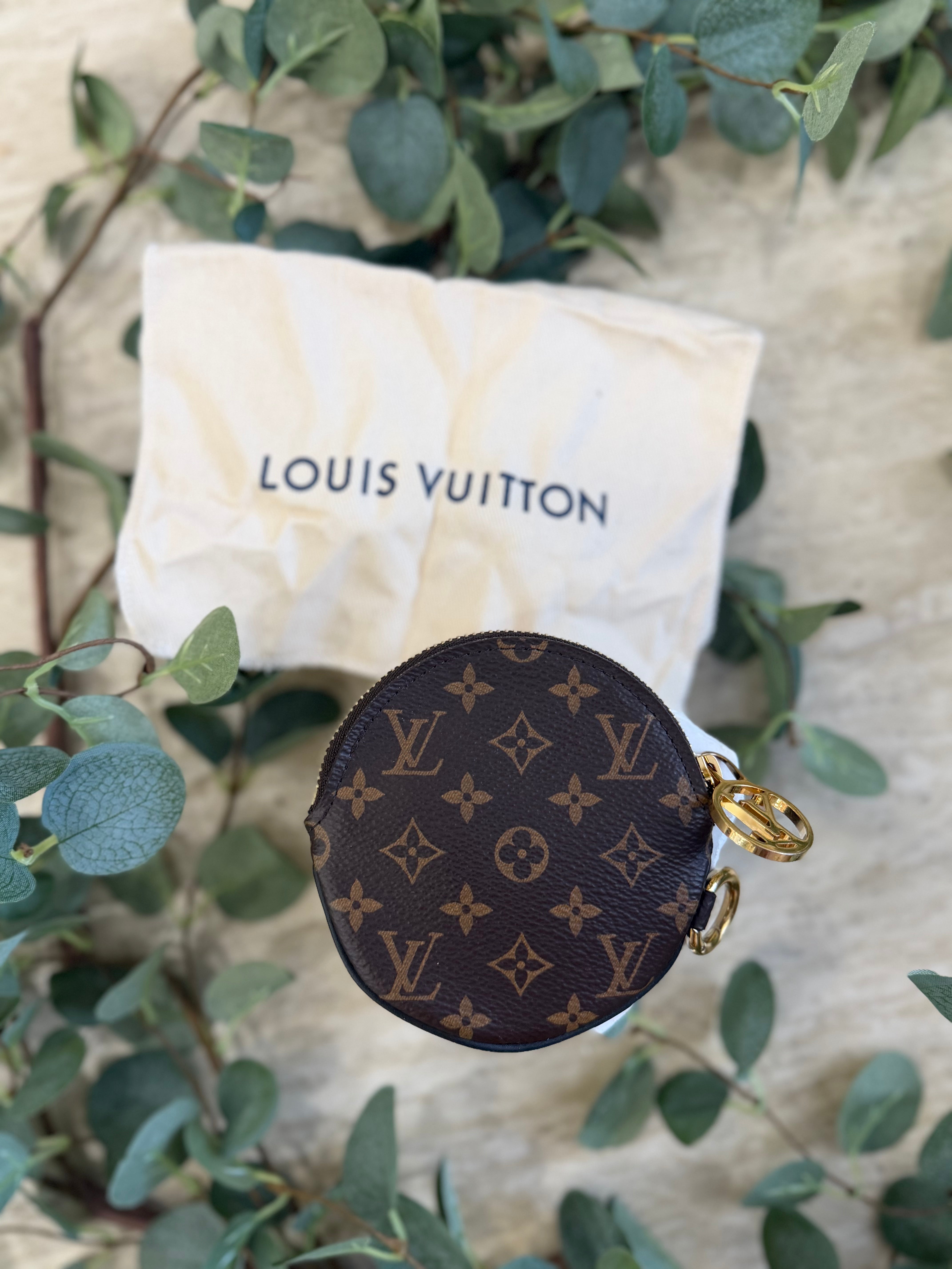 Louis Vuitton Monogram Round Coin Zippy Pouch