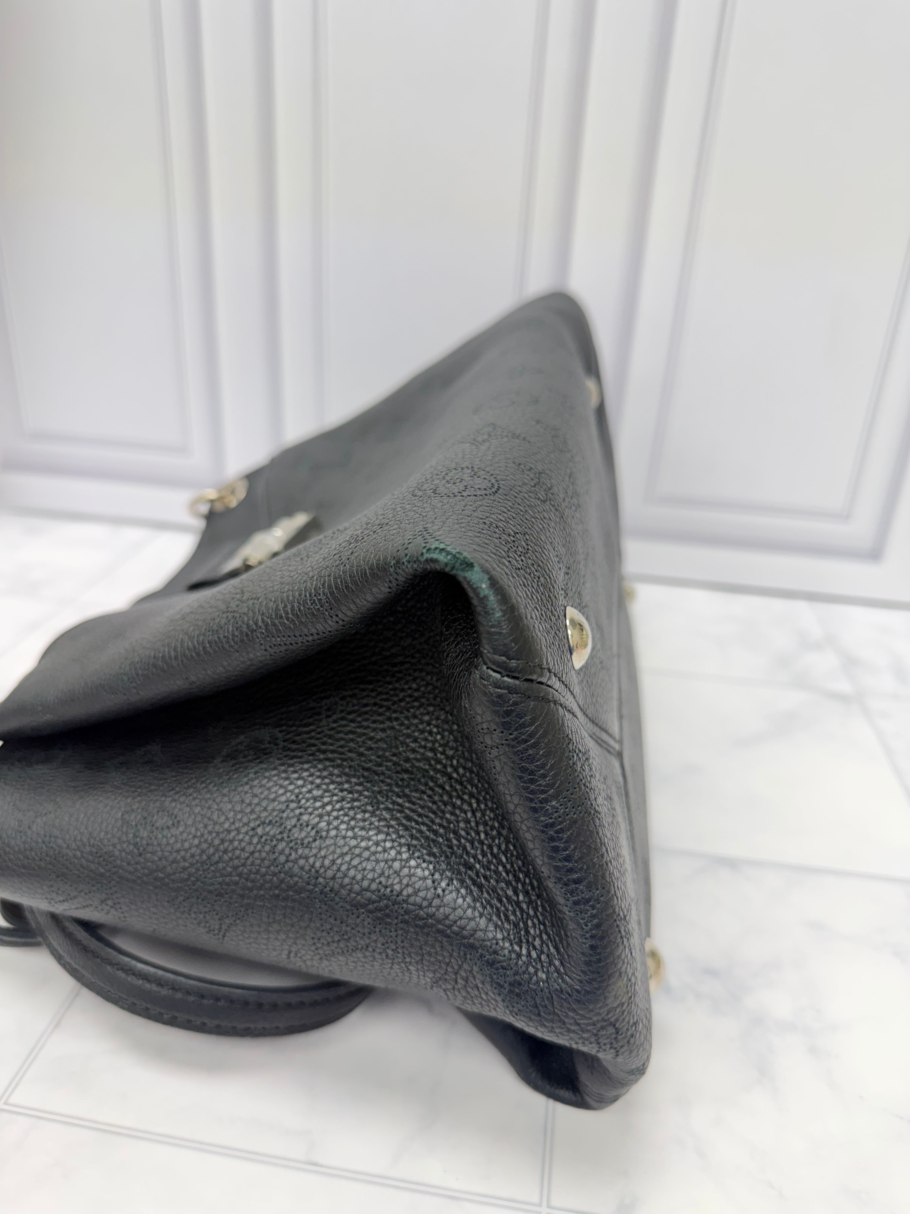 Louis Vuitton Monogram Black Mahina Leather Sevres Bag