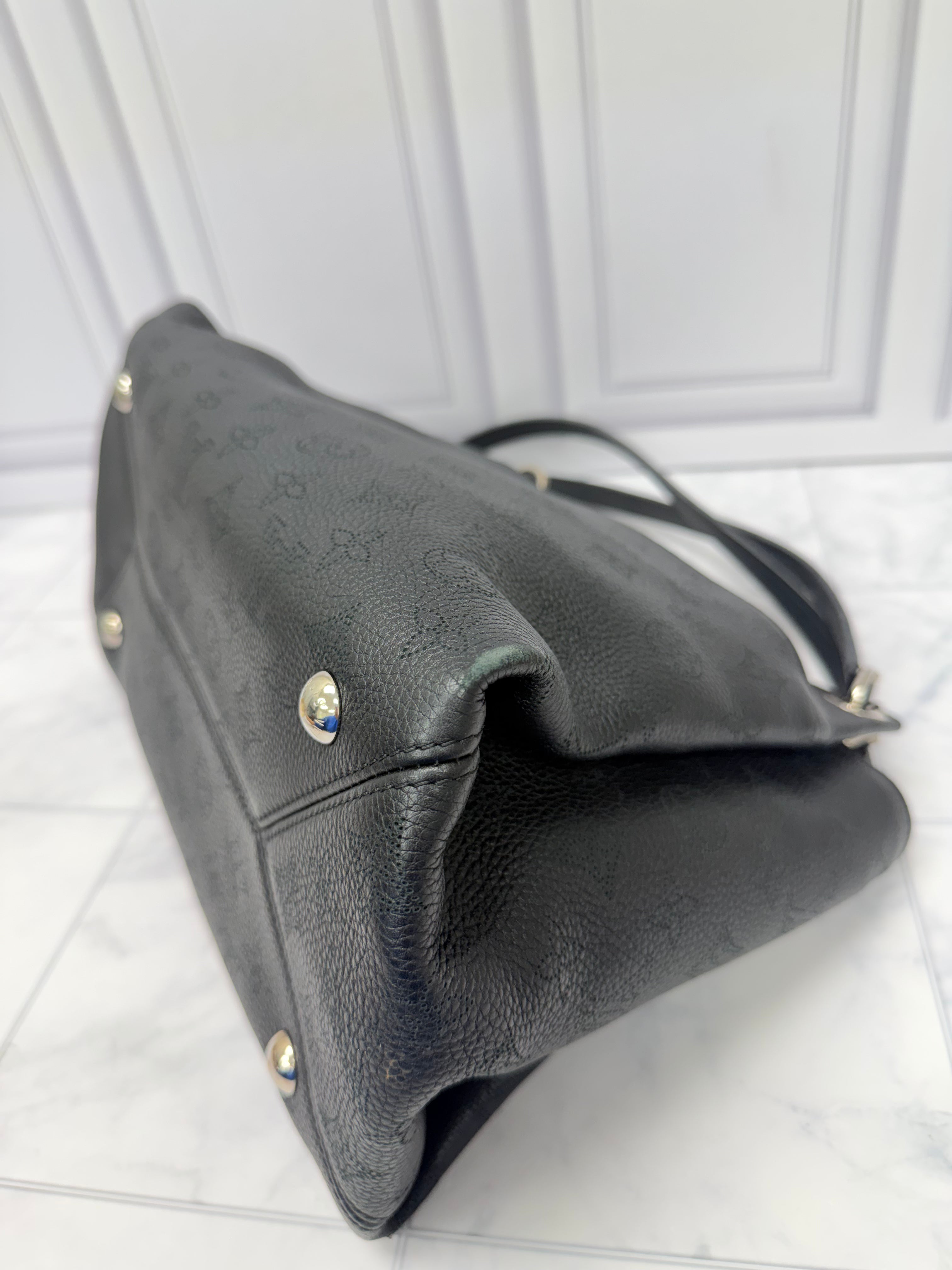 Louis Vuitton Monogram Black Mahina Leather Sevres Bag