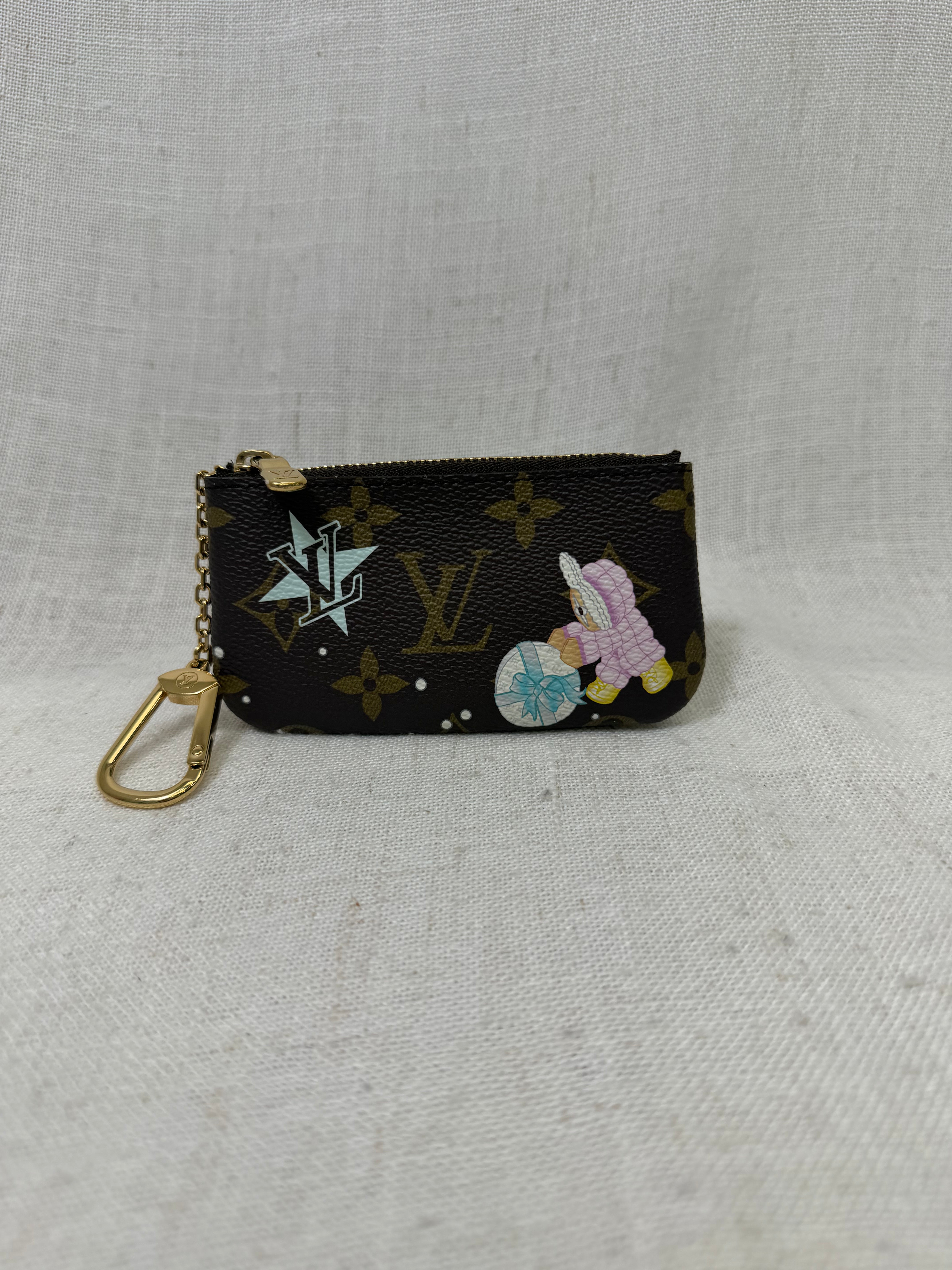 LIKE NEW - Louis Vuitton Limited Edition Monogram Animation Key Cles