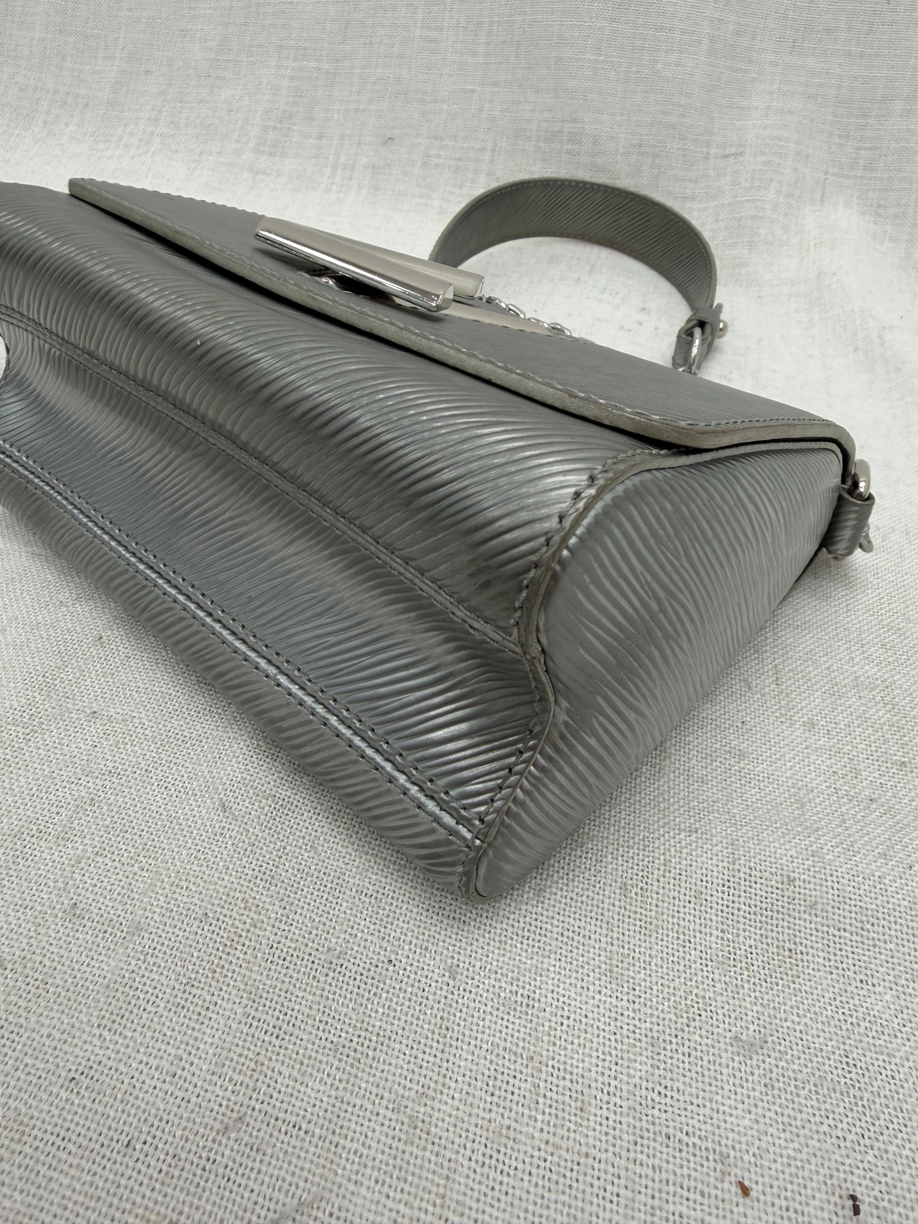 Louis Vuitton Silver Epi Leather Twist PM Chain Bag