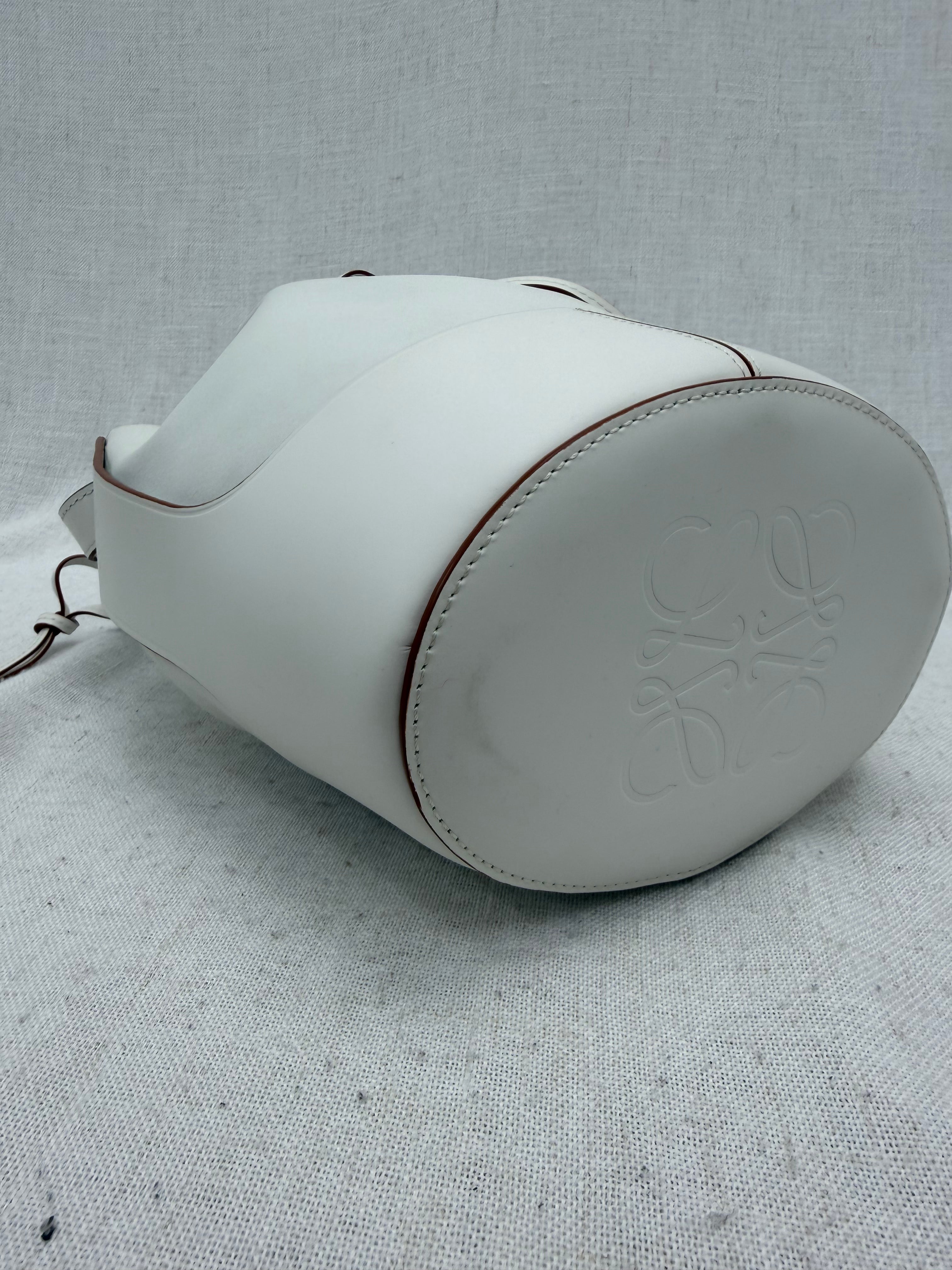 LIKE NEW- Loewe White Leather Small Balloon Bucket Bag