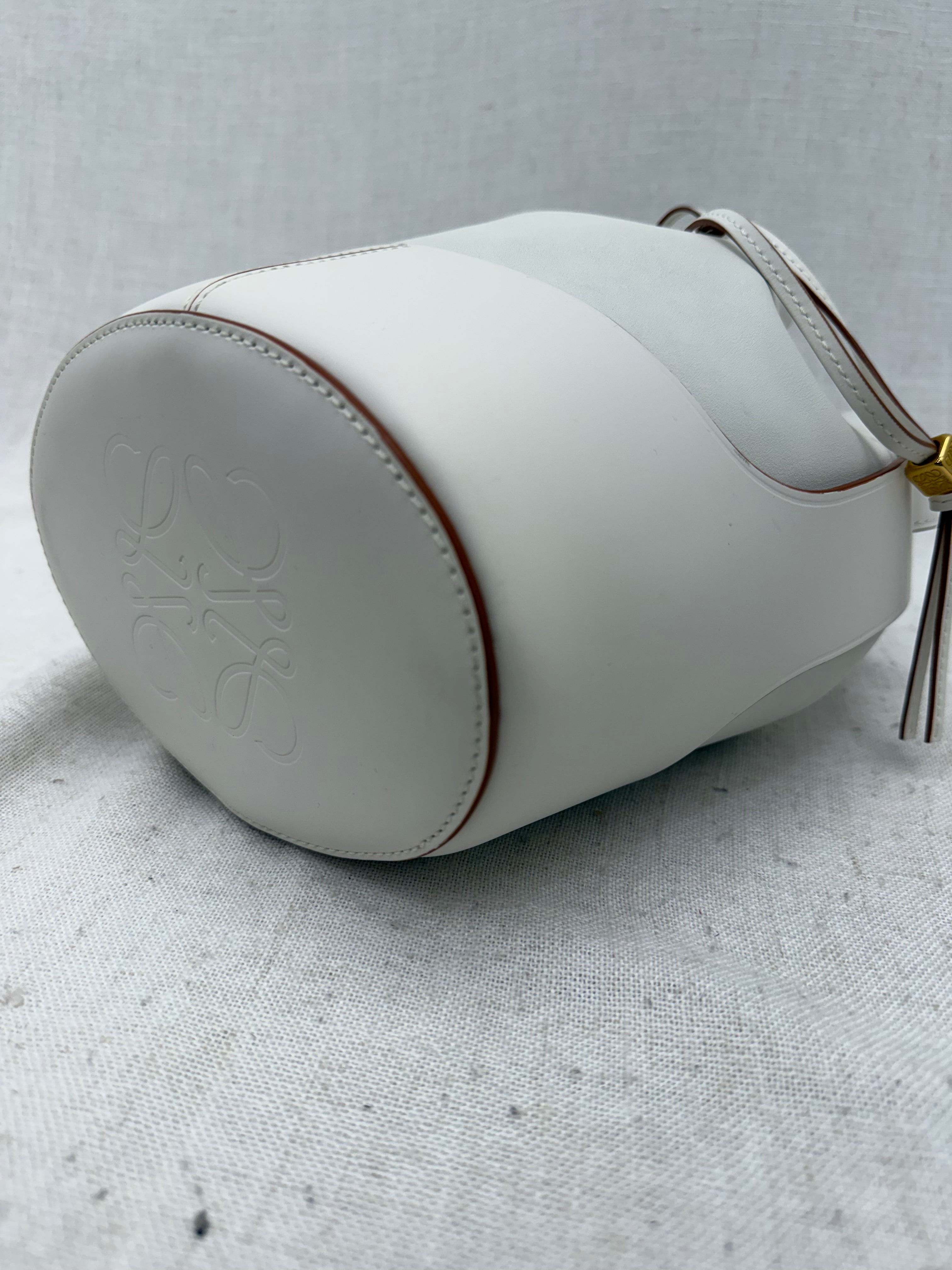 LIKE NEW- Loewe White Leather Small Balloon Bucket Bag