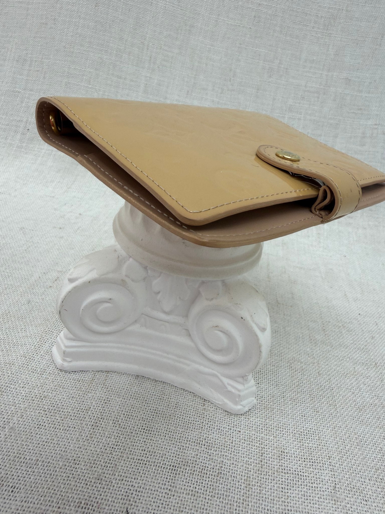 Louis Vuitton Beige Vernis Passport Agenda PM