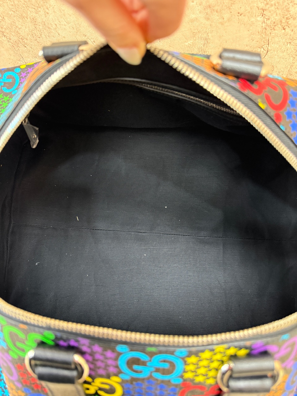 LIKE NEW- GUCCI GG Psychedelic Medium Duffle Bag