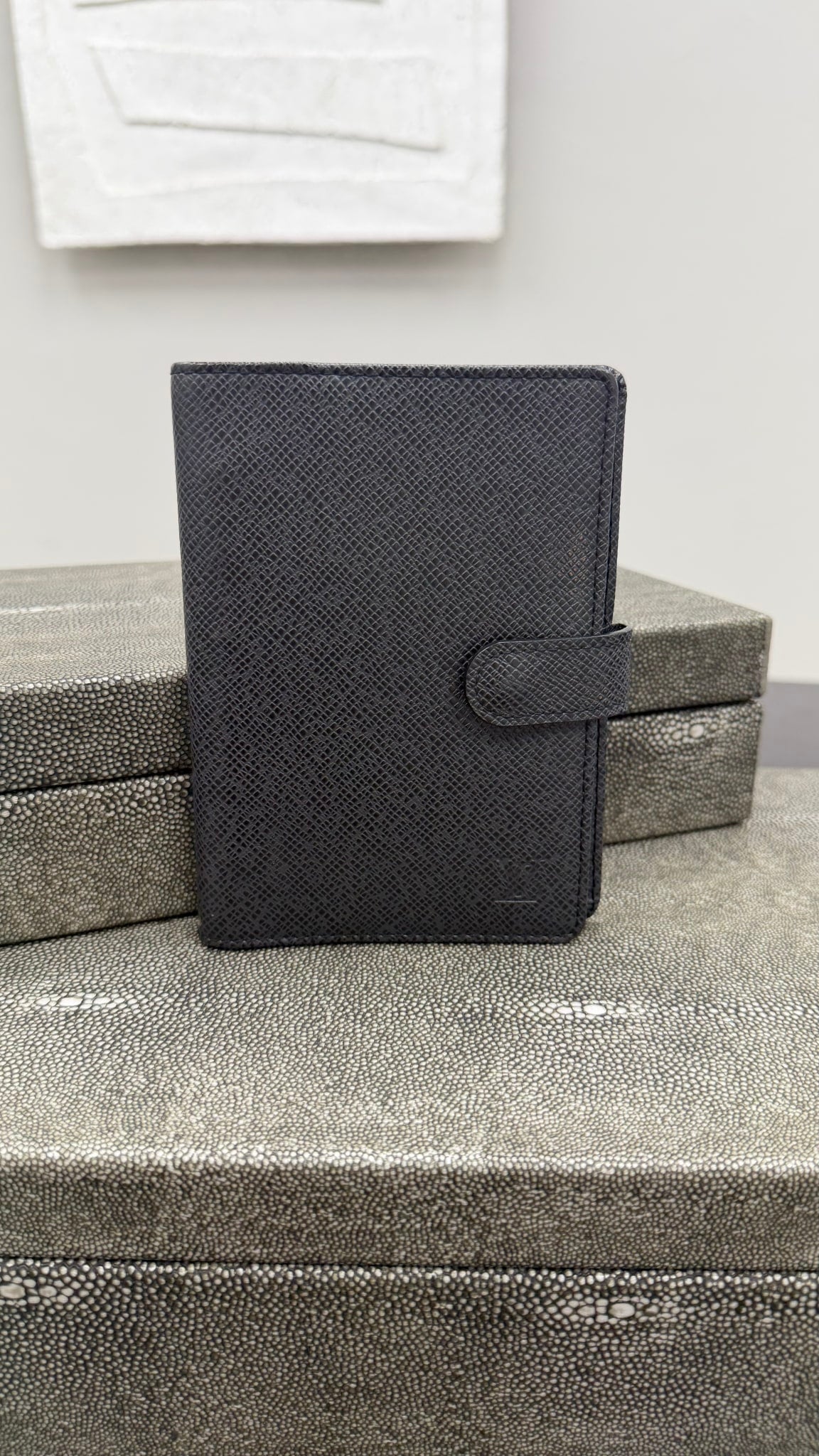Louis Vuitton Black Taiga Passport Agenda PM
