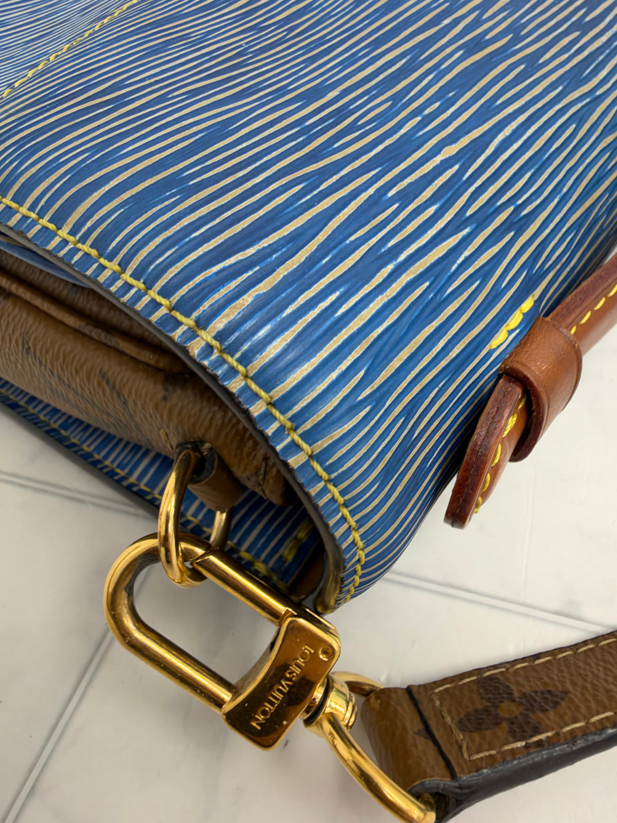 Louis Vuitton Blue Epi Denim & Reverse Monogram Pochette Metis MM