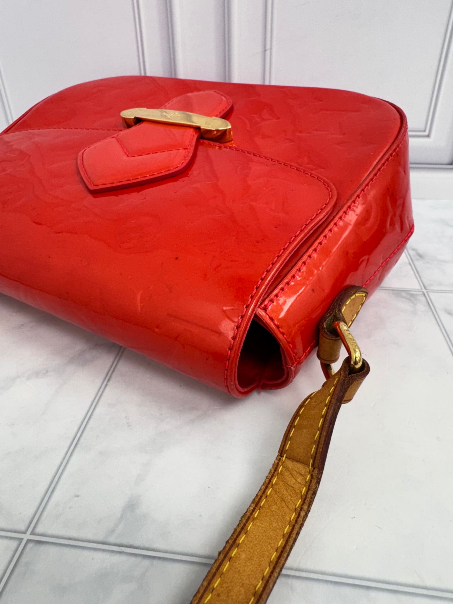 Louis Vuitton Red Vernis Monogram Bellflower Crossbody Bag GM