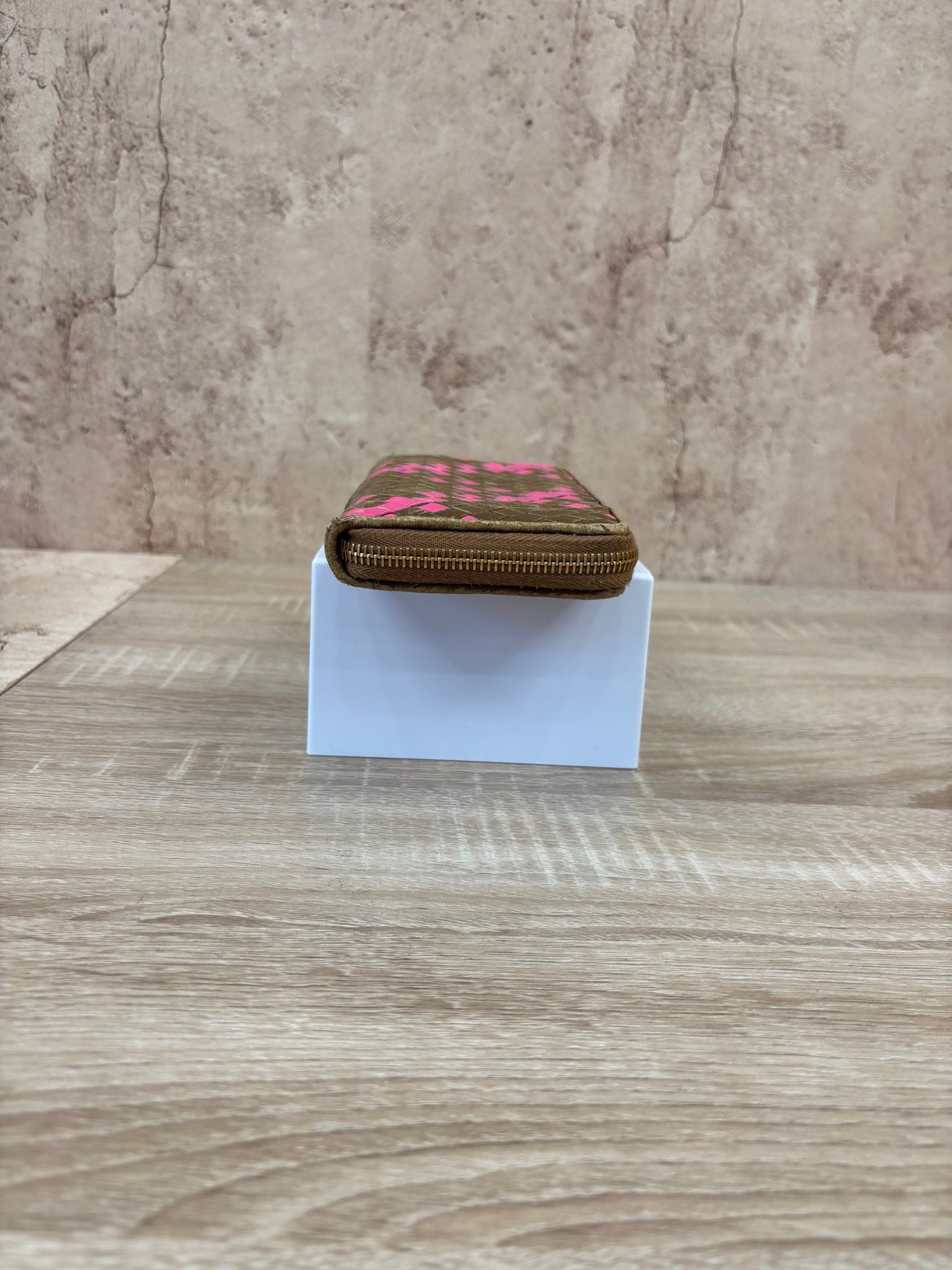 https://res.cloudinary.com/dyql5hig8/image/upload/v1758036443/ahtnx1zt5qvij4u40si4.jpg