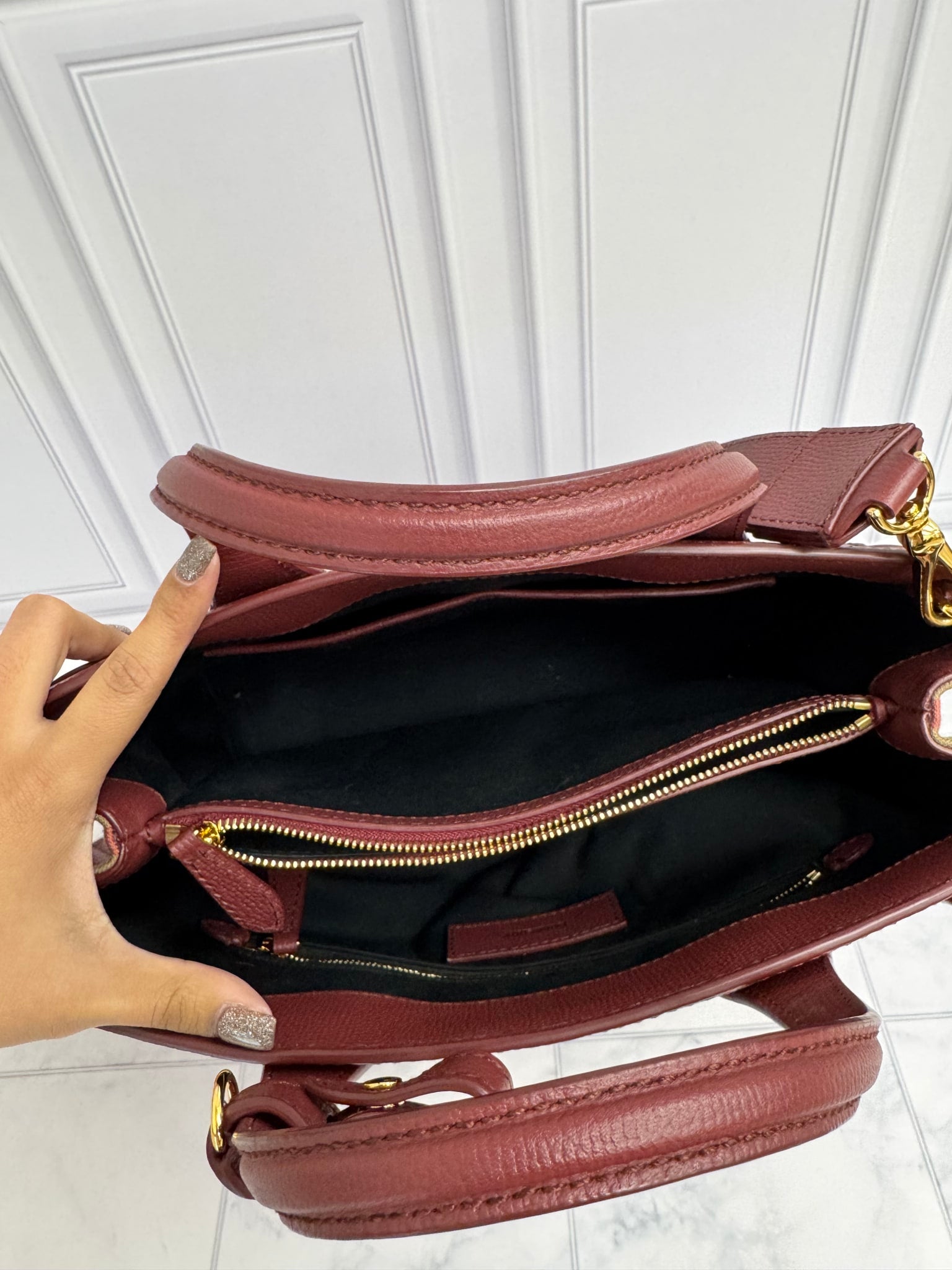 LIKE NEW Burberry Burgundy And Nova Check Grained Leather 2Way Bag