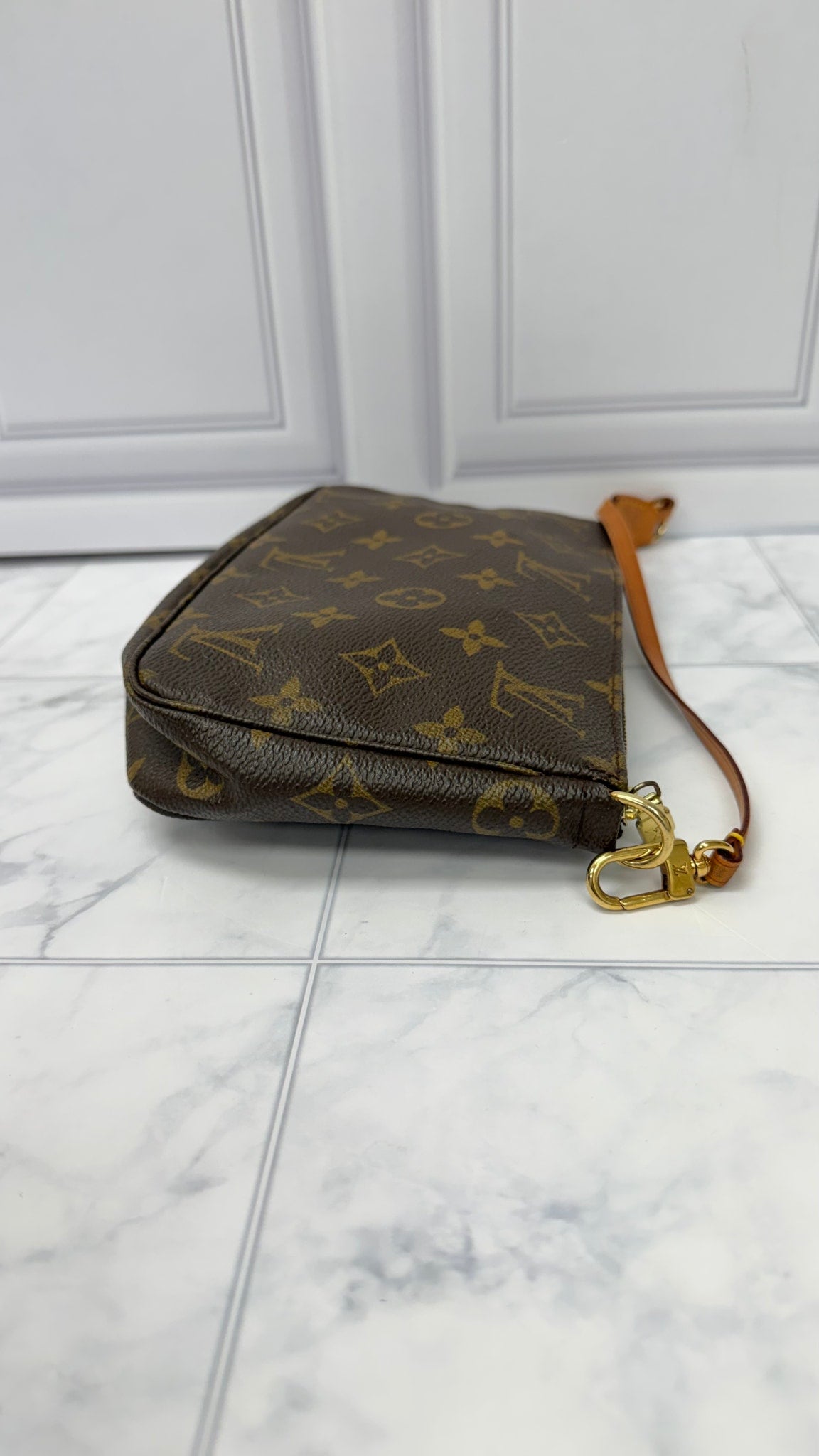 Louis Vuitton Monogram Pochette Accessoires Shoulder Bag 