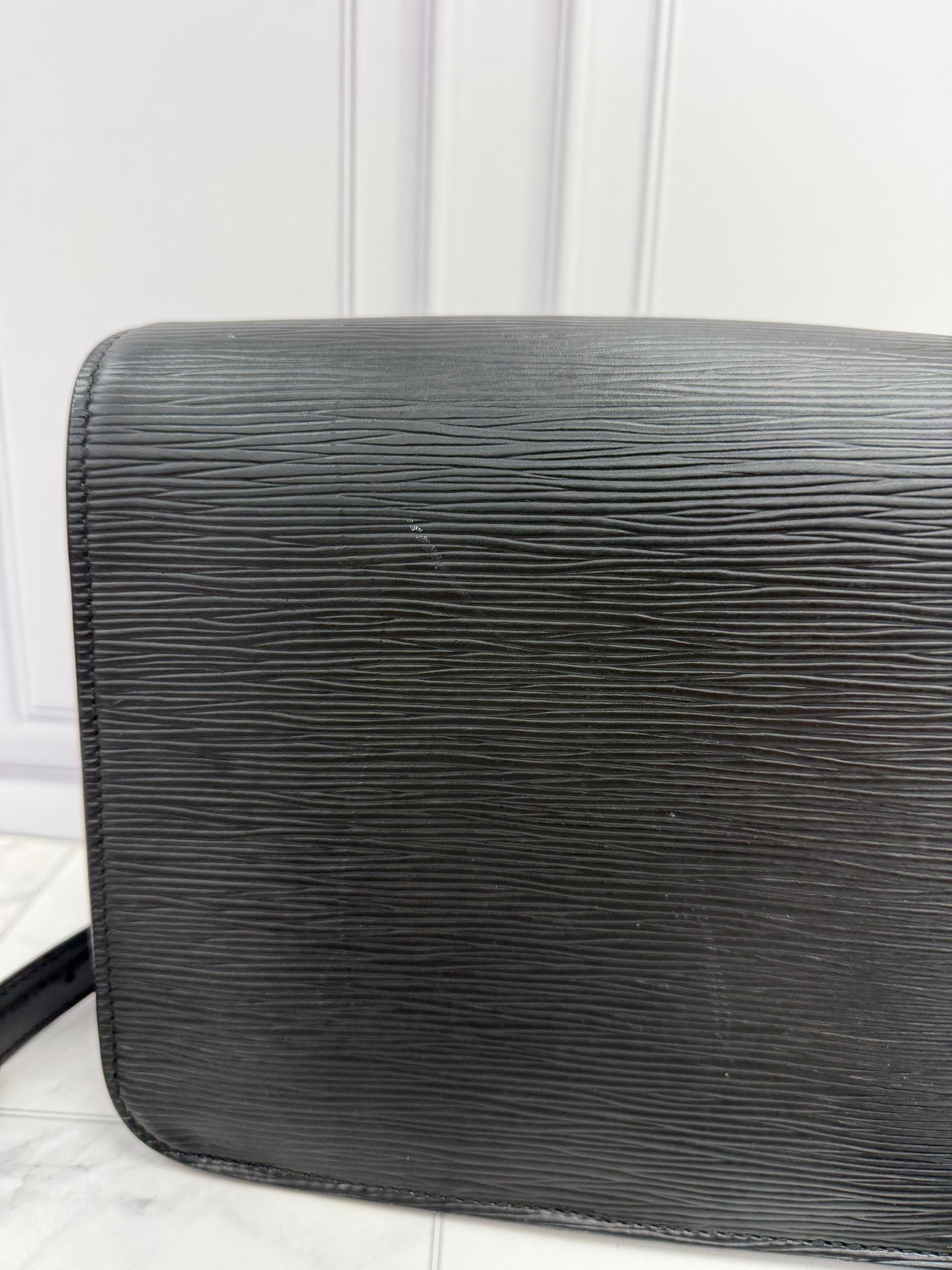 Louis Vuitton Black Epi Cartouchiere MM Shoulder Bag