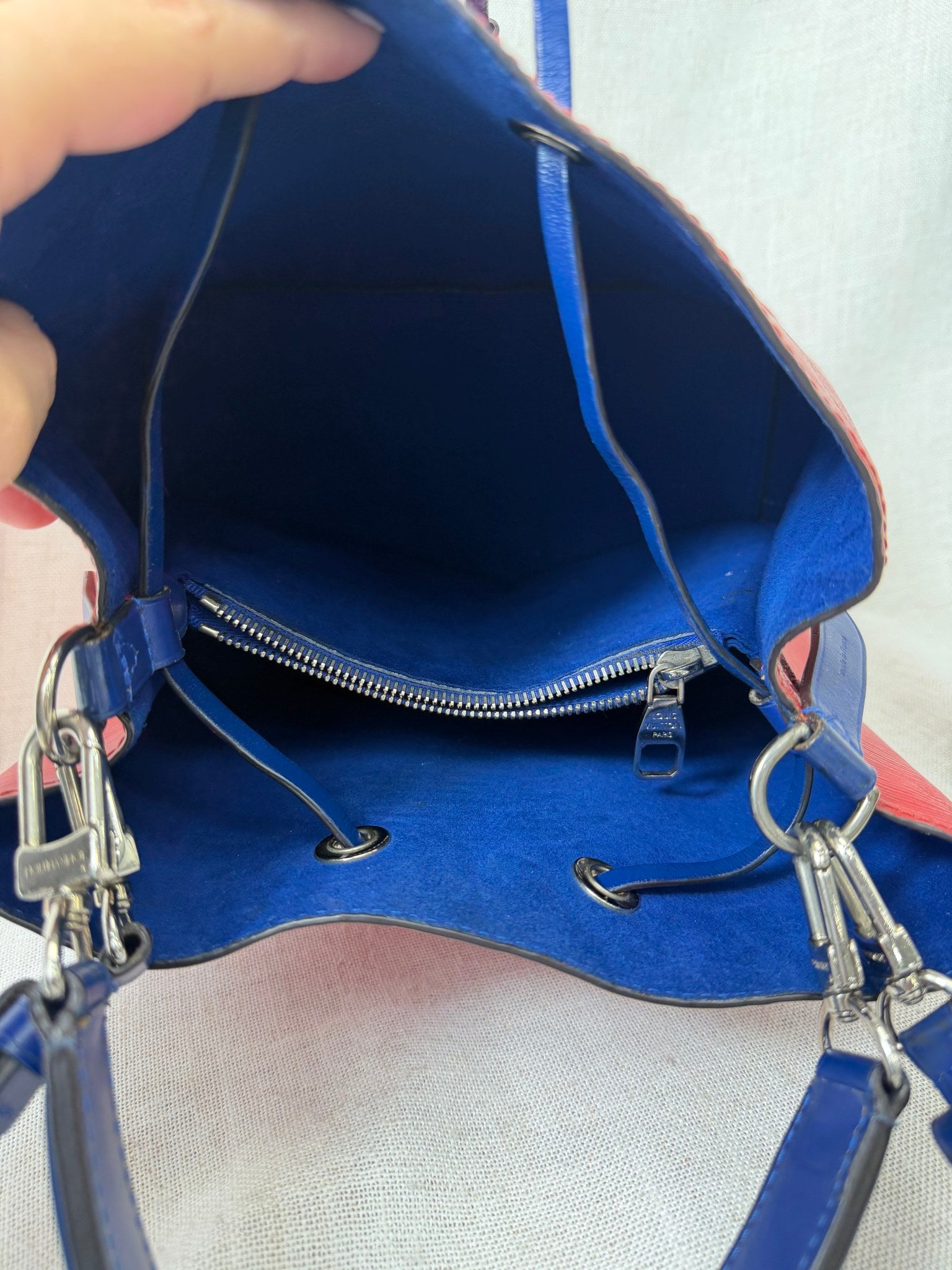 Louis Vuitton Red And Blue Epi Leather NeoNoe MM Bucket Bag