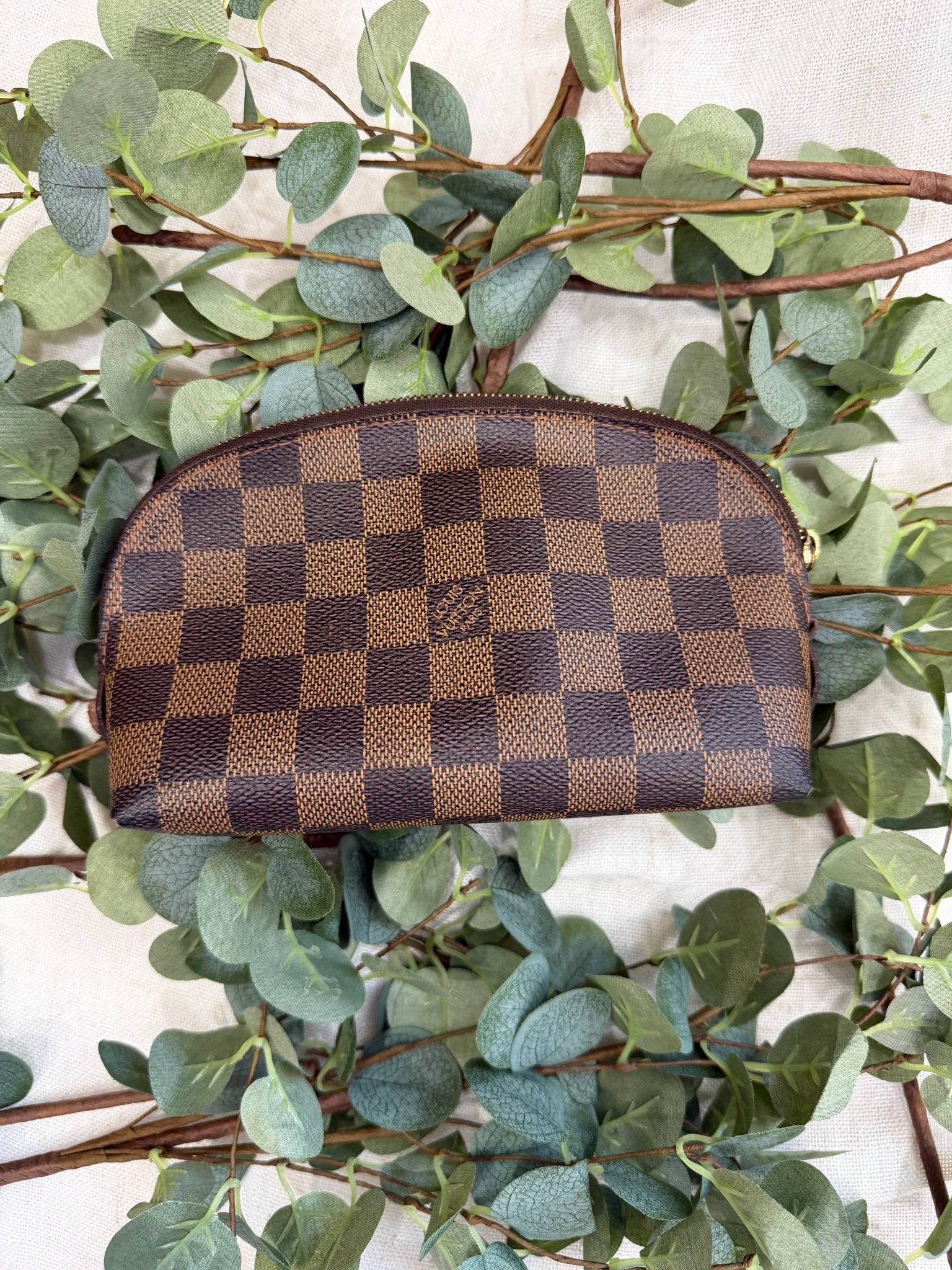 Louie Vuitton Damier Ebene Cosmetic Pouch 