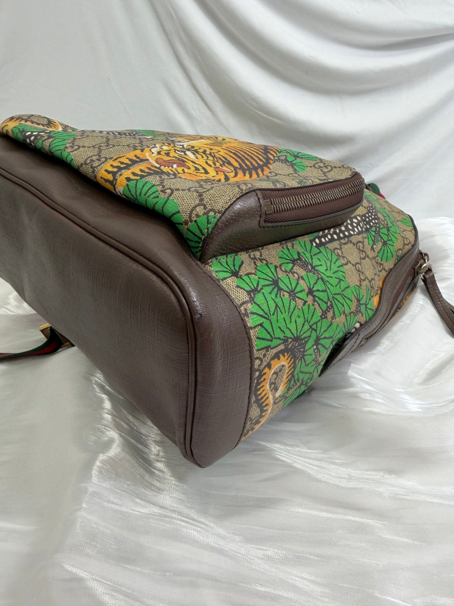 Gucci GG Supreme Tiger Backpack