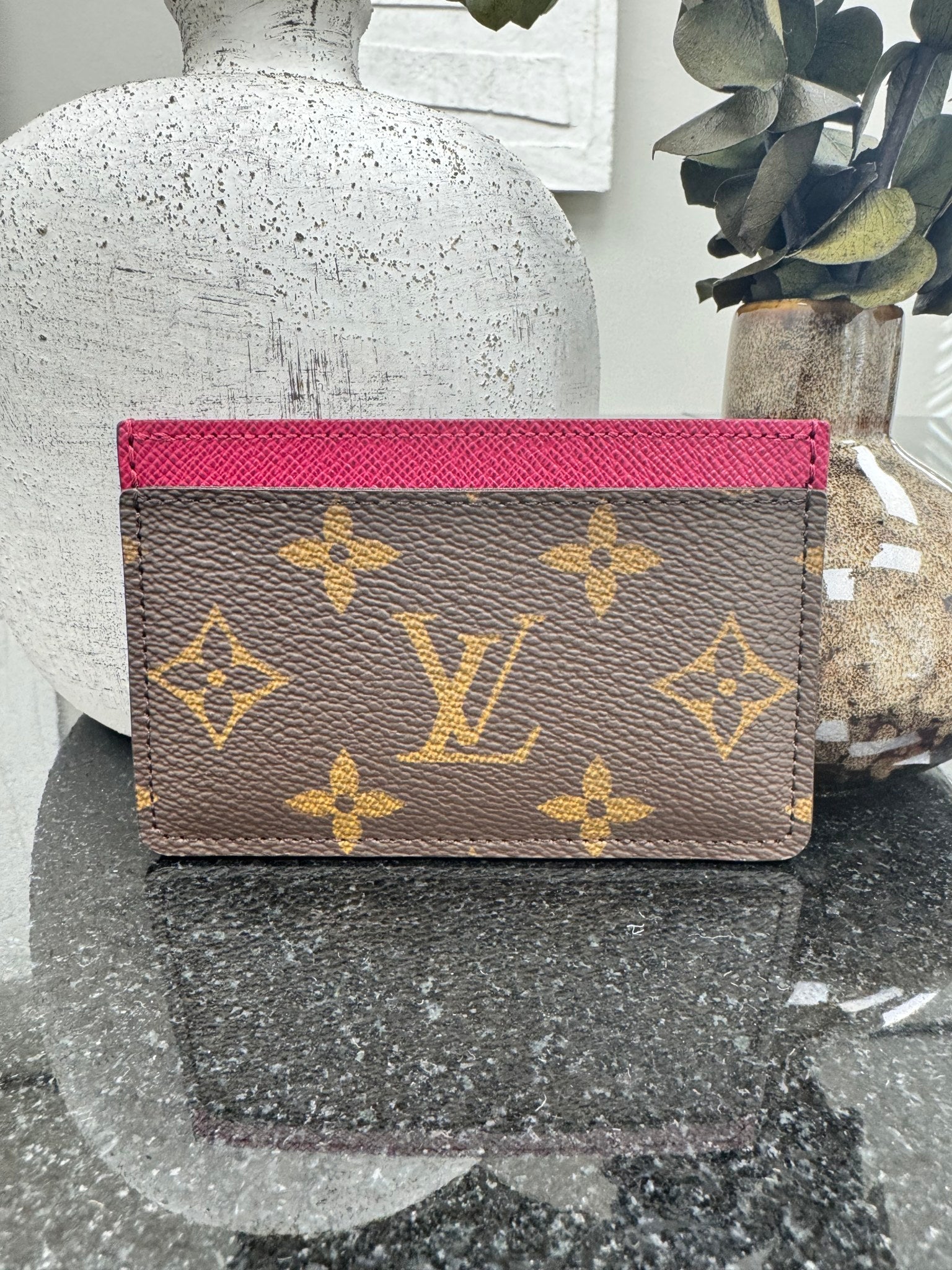 LIKE NEW - Louis Vuitton Monogram And Fuchsia Card Case