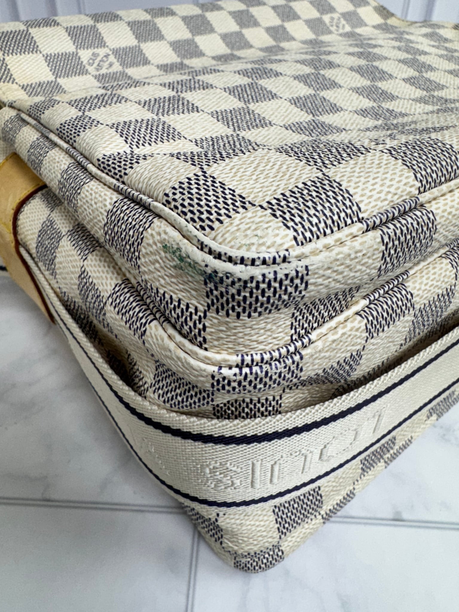 Louis Vuitton Damier Azur Naviglio Messenger Bag 