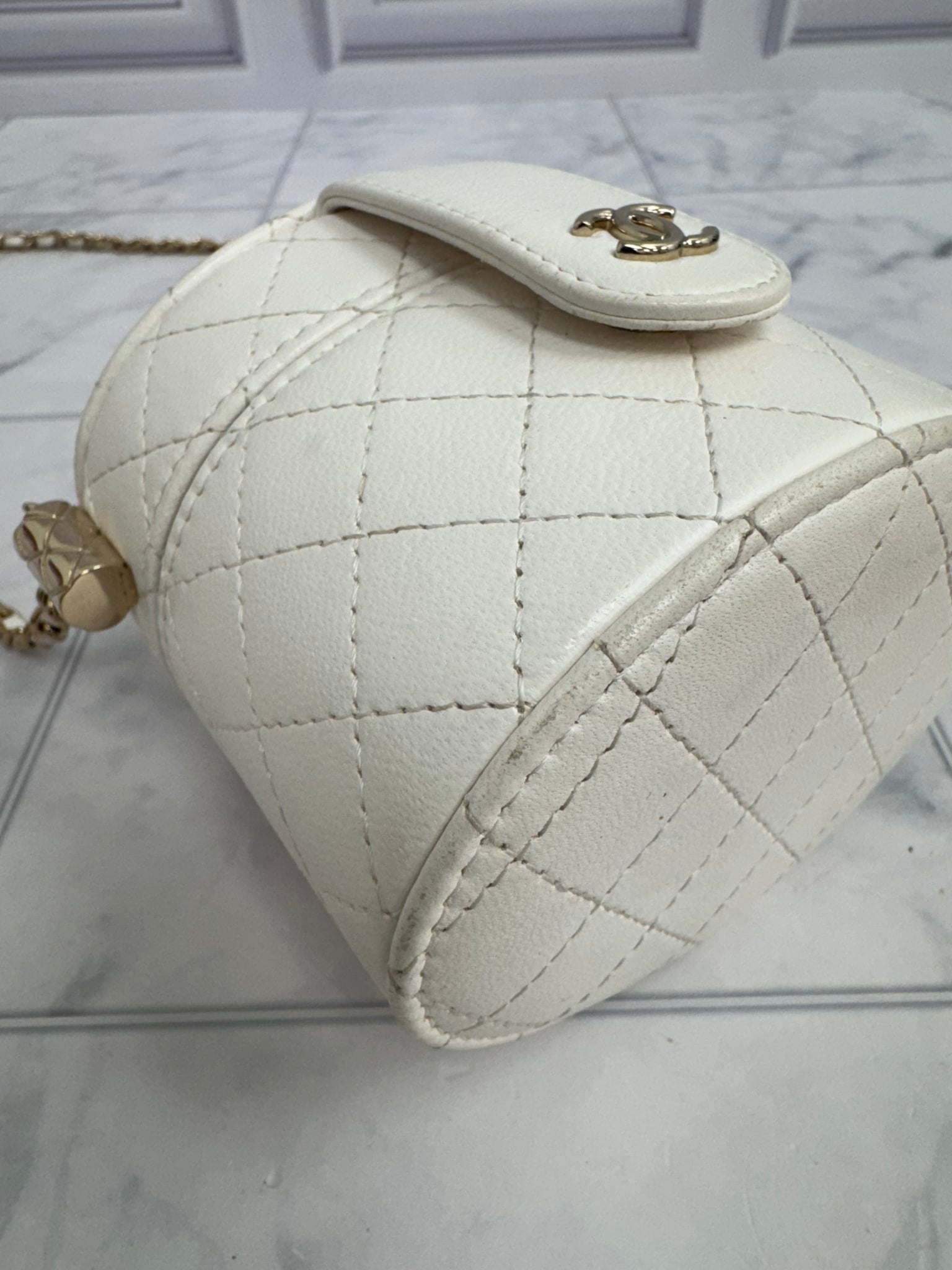 Chanel White Quilted Lambskin Leather Round Mini Vanity Case