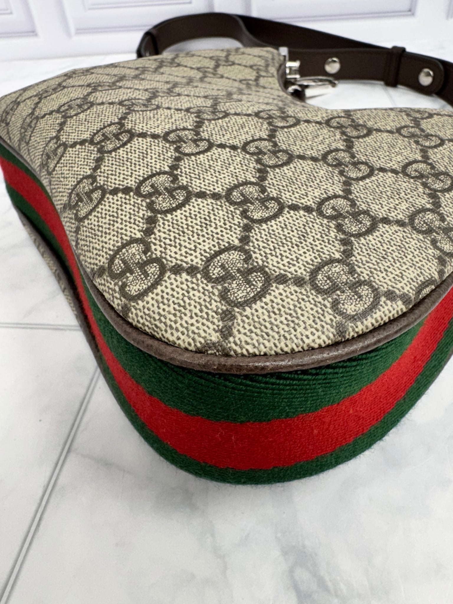 LIKE NEW - Gucci GG Supreme Attache Crossbody Bag