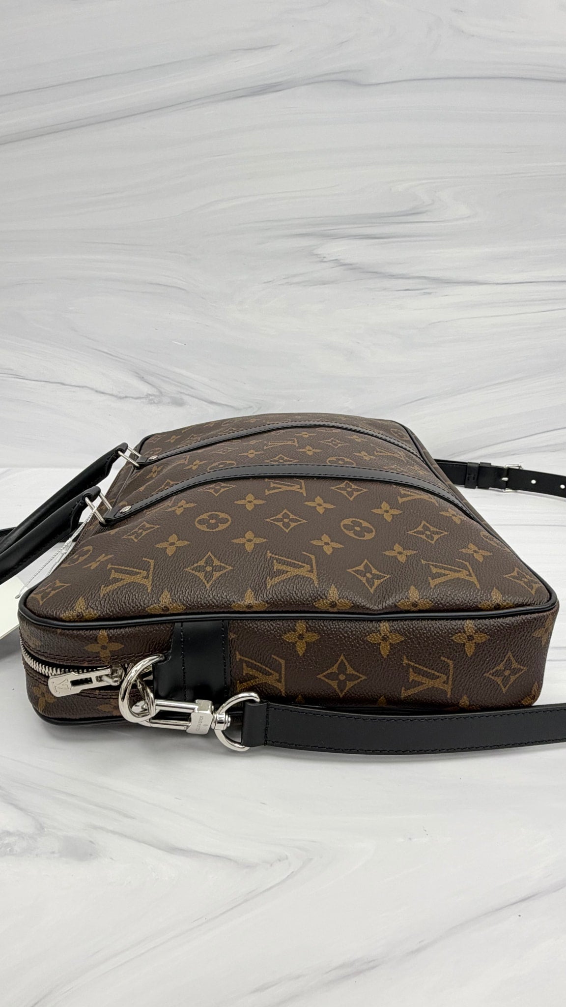 LIKE NEW - Louis Vuitton Monogram Porte Documents Voyage PM