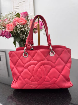 Chanel Red Quilted Caviar Leather Timeless CC Medium Soft Shopping Tote