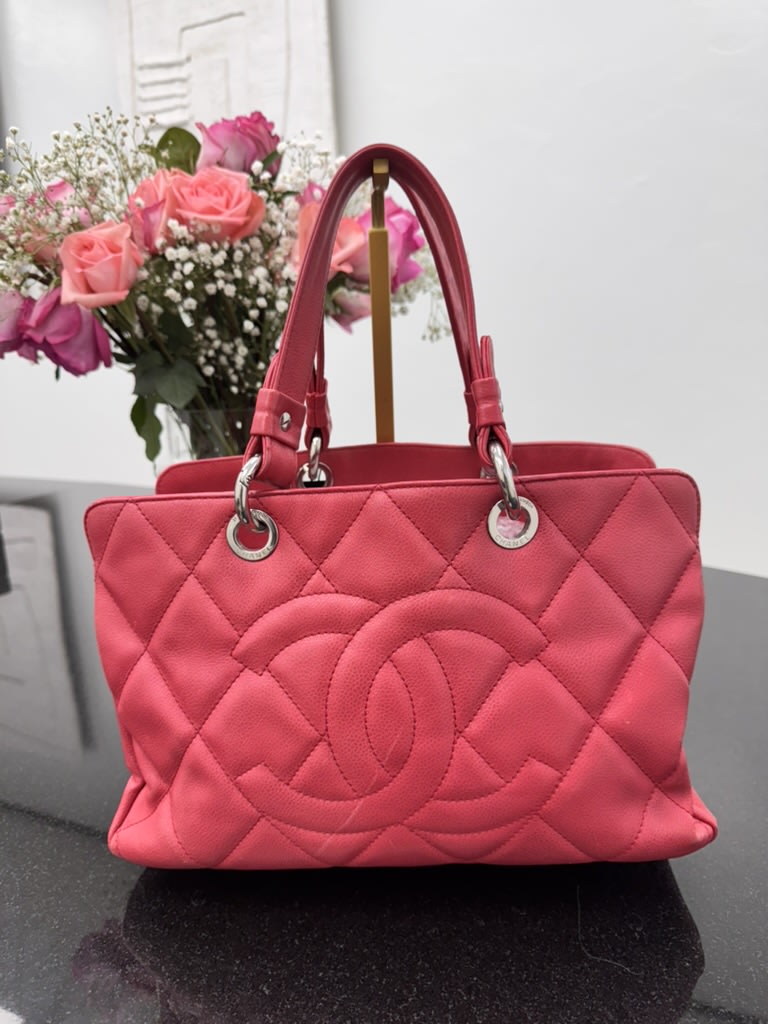 Chanel Red Quilted Caviar Leather Timeless CC Medium Soft Shopping Tote