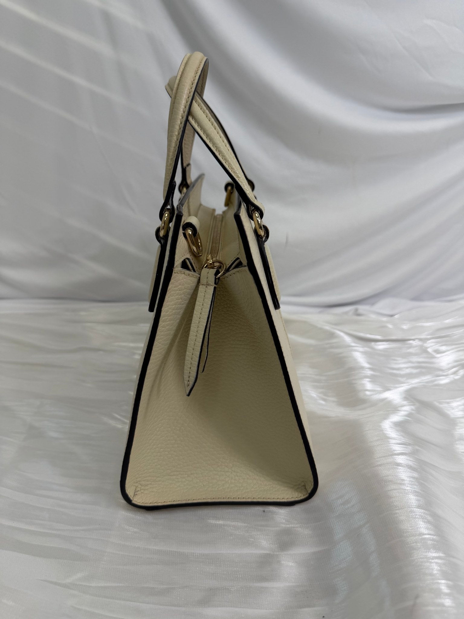 Gucci Beige Pebbled Leather Soho Bag