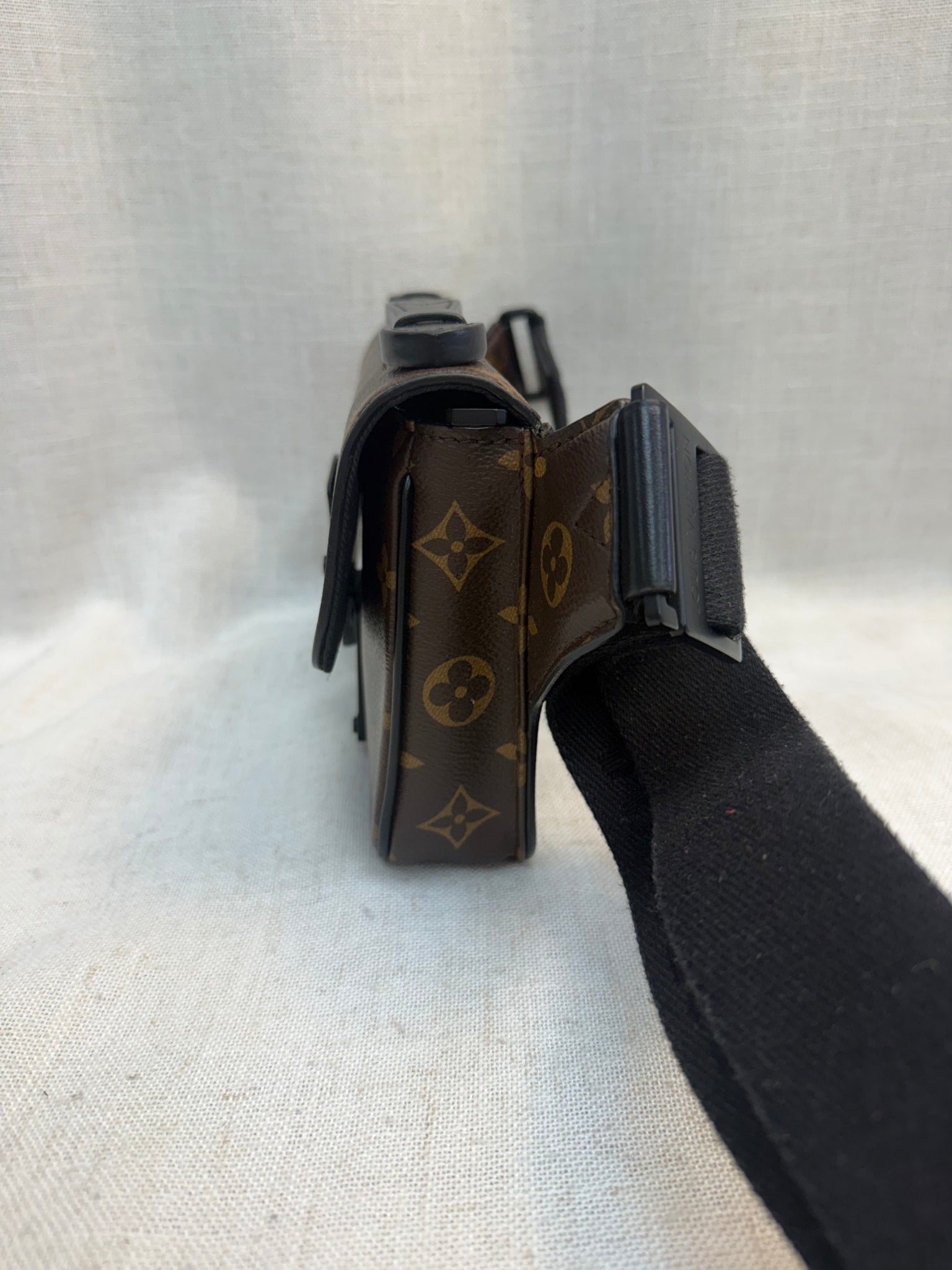 Louis Vuitton Monogram S Lock Sling Bag