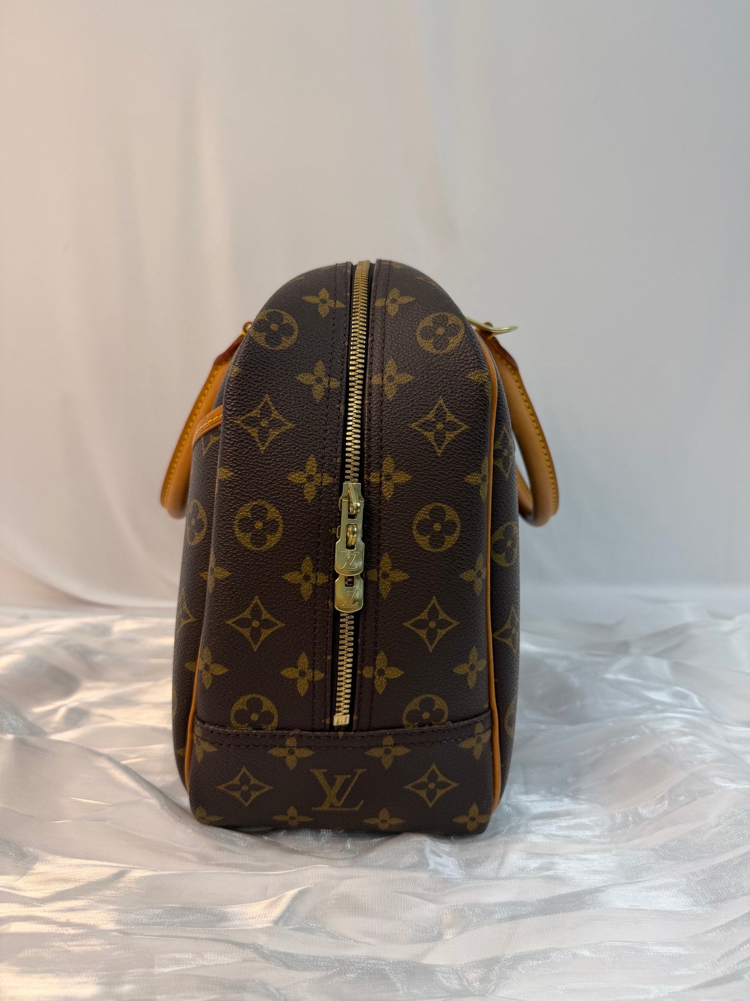 Louis Vuitton Monogram Deauville Handbag