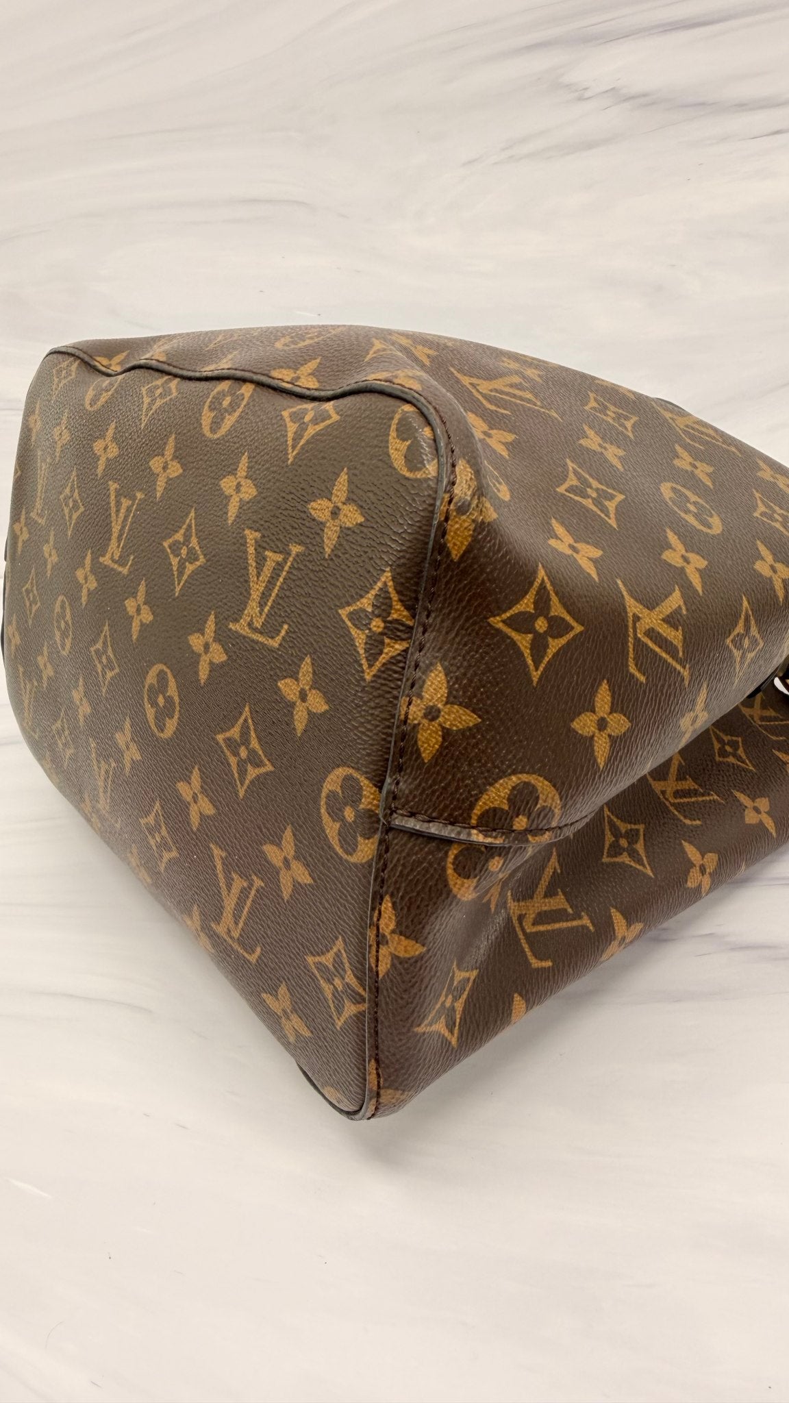 Louis Vuitton Monogram Black Neo Noe MM Shoulder Bag 