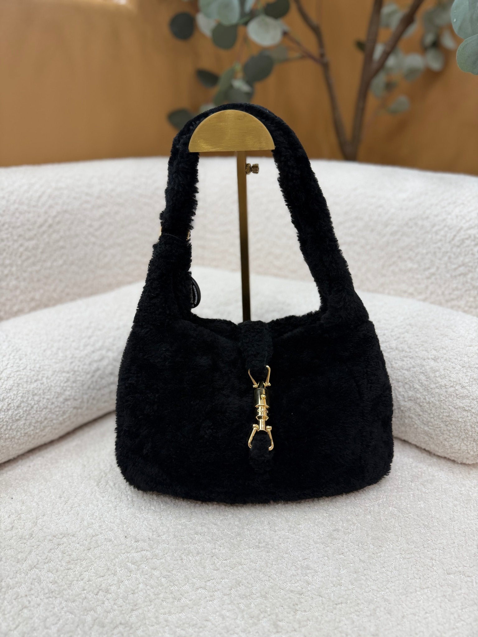LIKE NEW Gucci Black Shearling Jackie Shoulder Bag