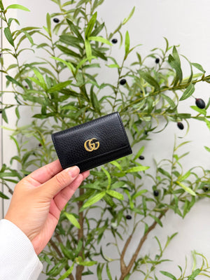 Gucci Black Grained Leather GG Marmont 6 Key Holder