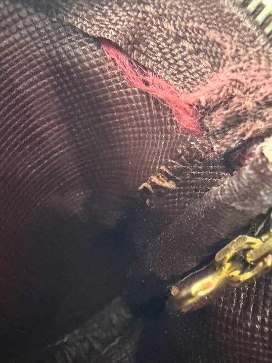 https://res.cloudinary.com/dyql5hig8/image/upload/v1760112366/bdzdmdq8zc3zwflipzjx.jpg