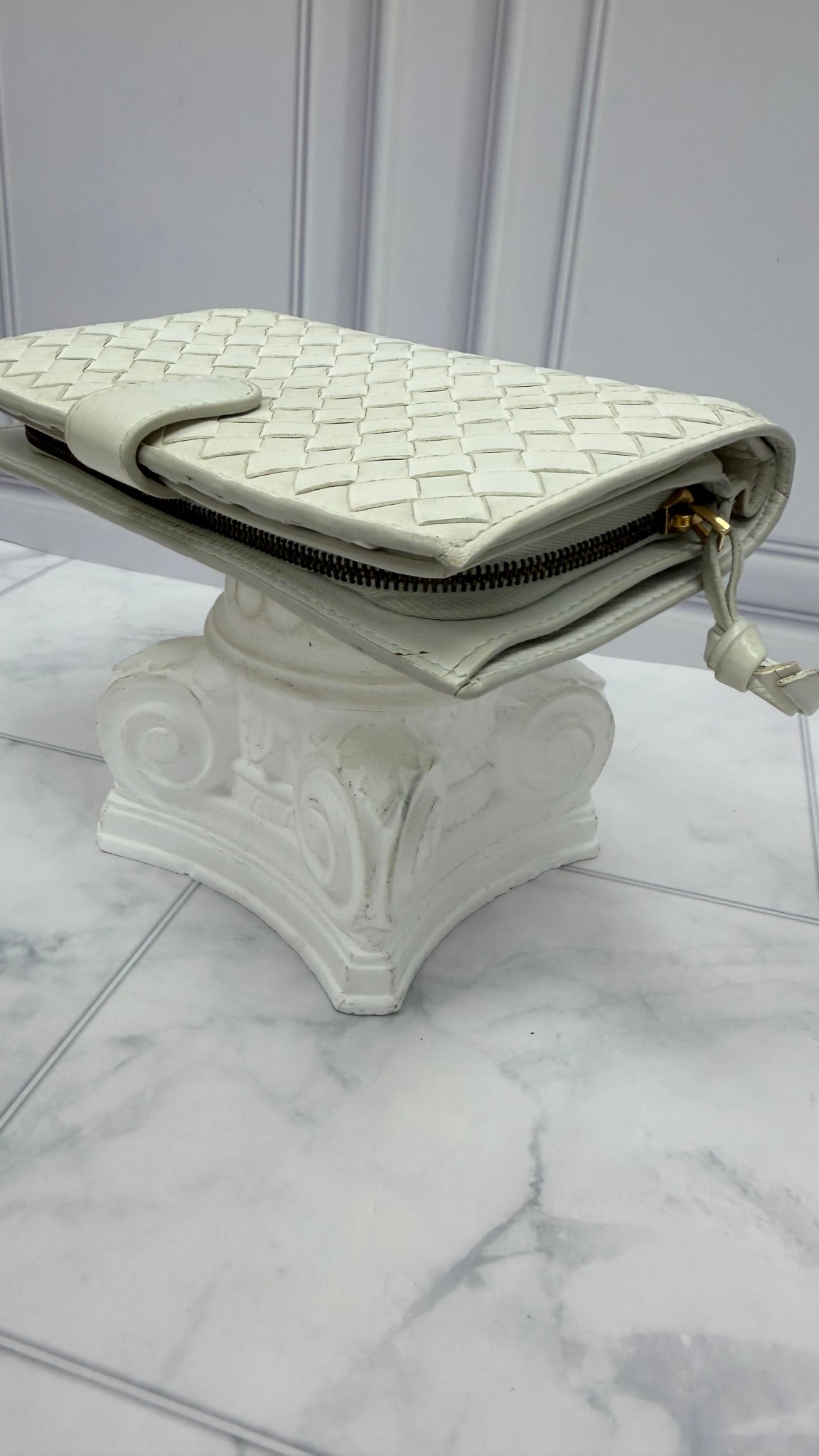 Bottega Veneta White Intrecciato Leather Compact Wallet