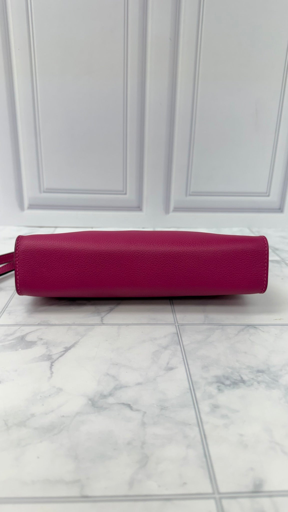 LIKE NEW - Hermes Rose Purple Evercolor Calfskin Leather Clic H 21 Crossbody Bag 